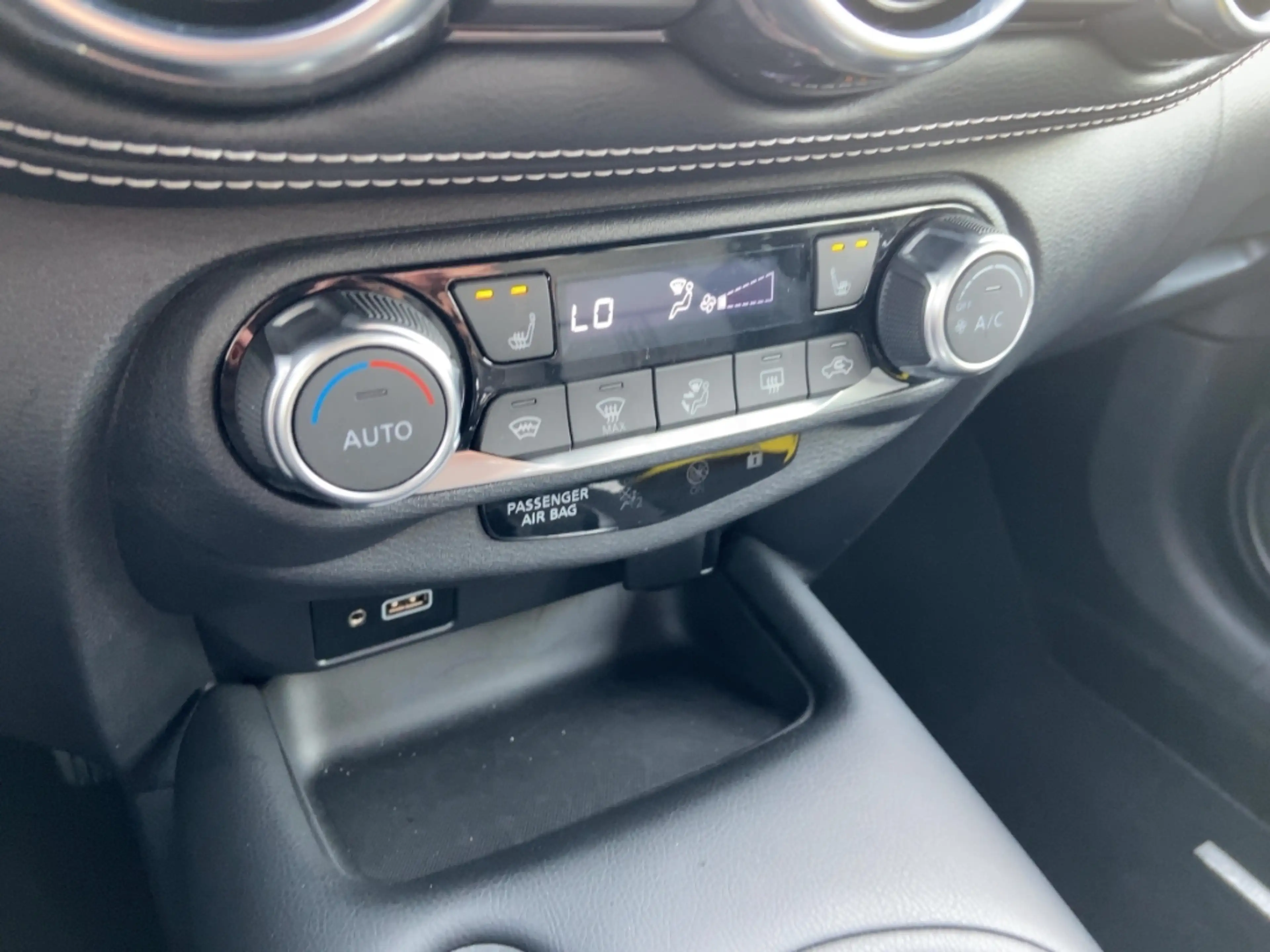 Nissan Juke Tekna Hybrid  4AMT-Navi-SitzHzg.-Kamera-2 Farben — photo 14