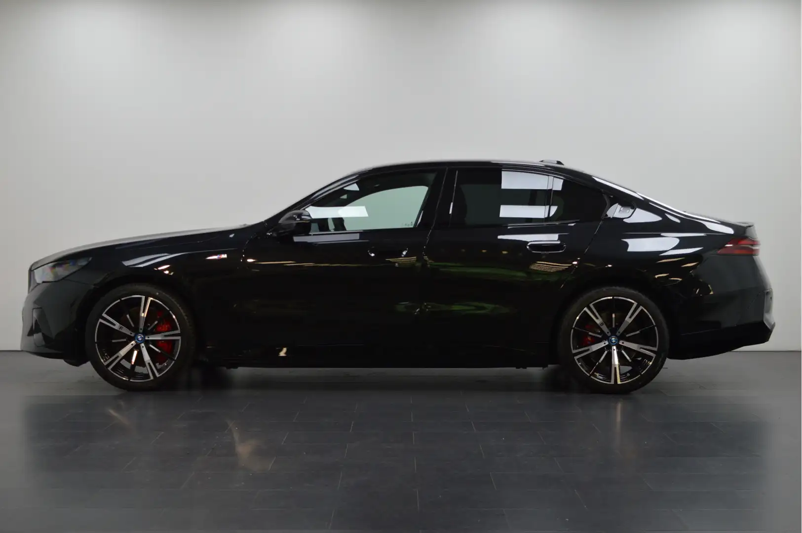 BMW i5 eDrive40 M Sport / Adaptief onderstel professional Zwart - 2