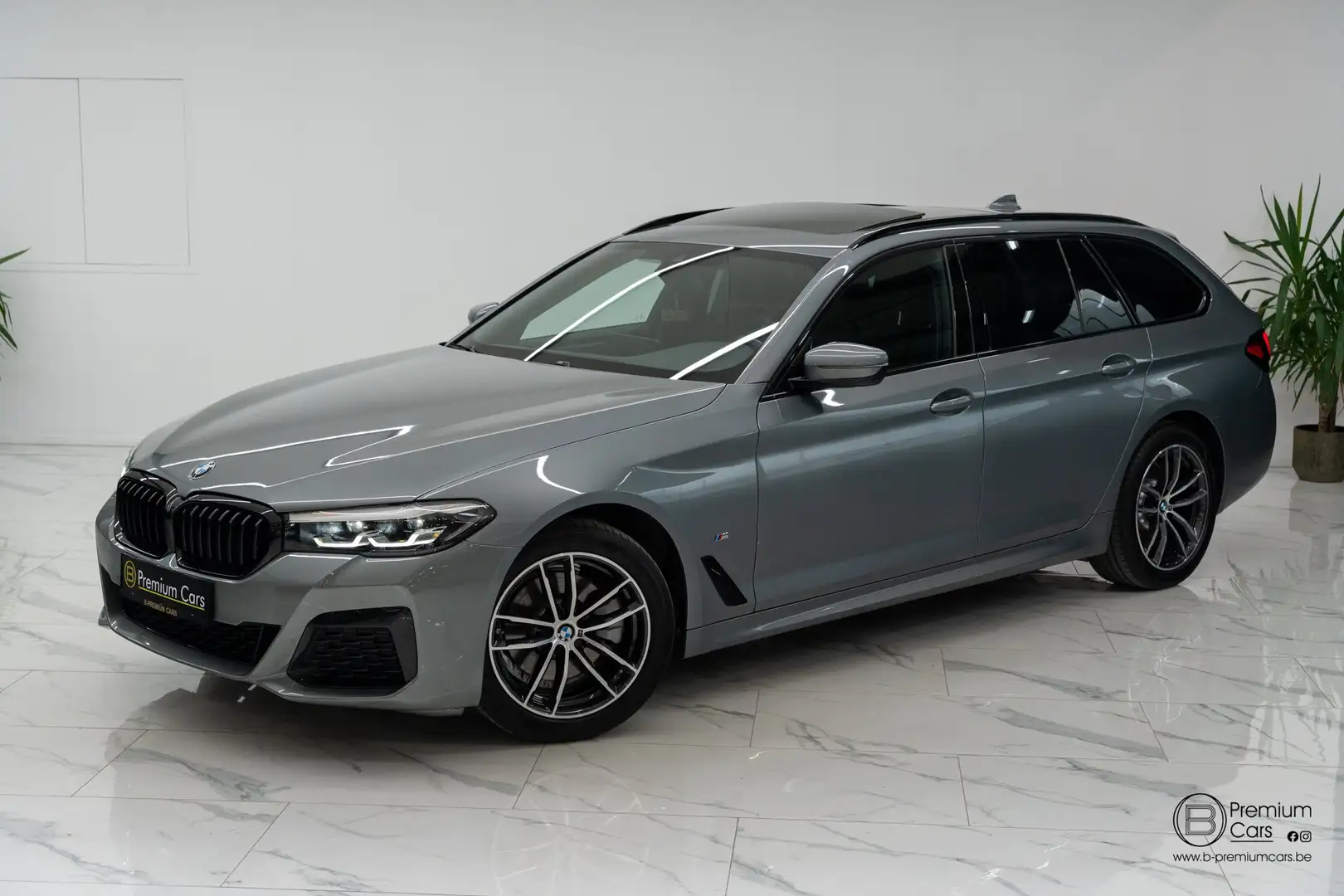 BMW 518 d touring M-pack! Full, Pano, Camera, Trekhaak! Argintiu - 2