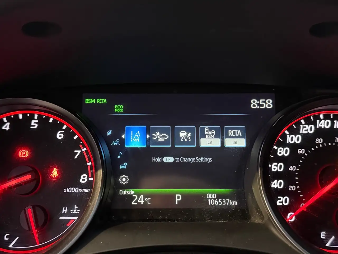 Toyota Camry снимка Toyota Camry
