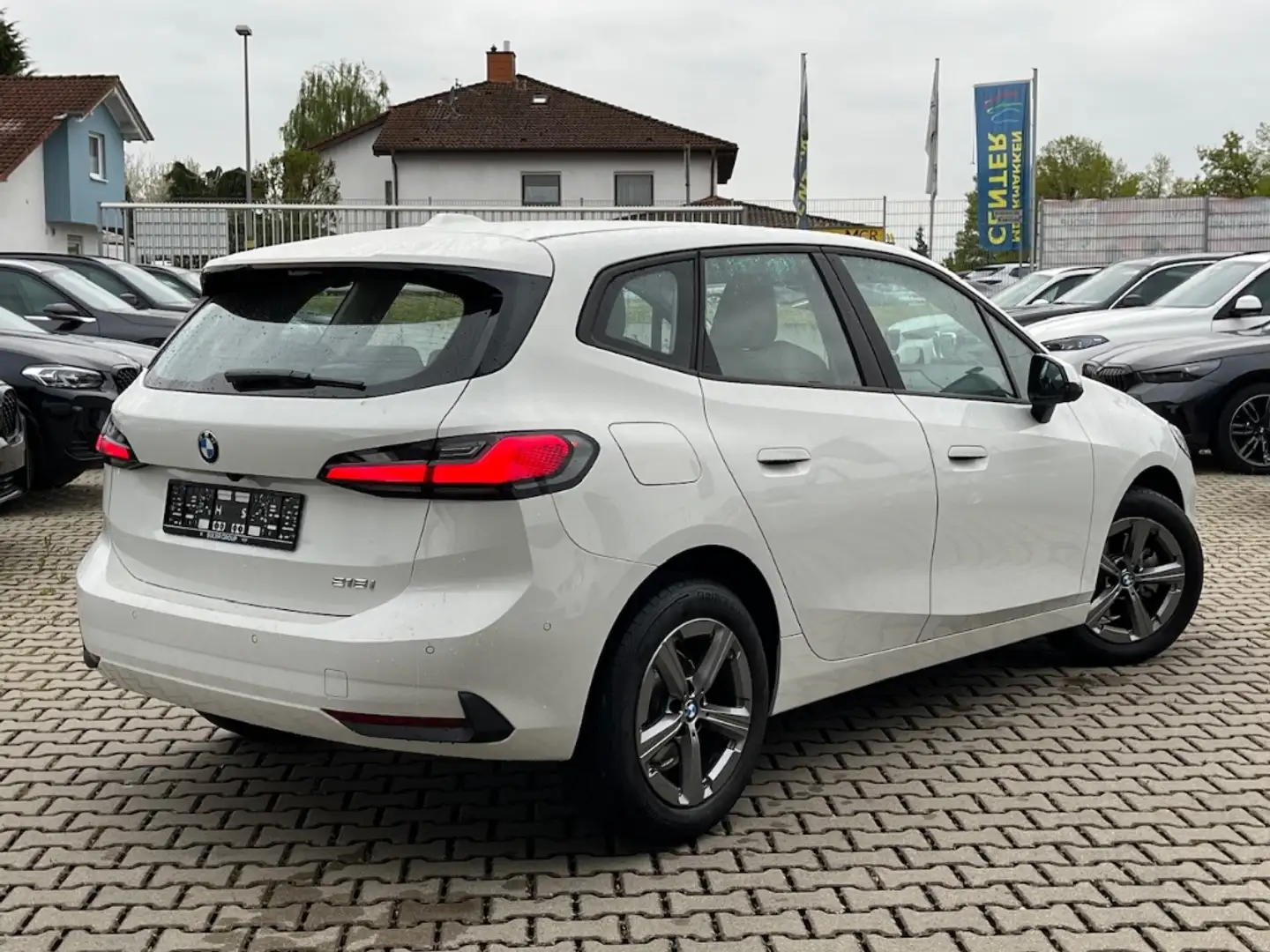 BMW 216 Active Tourer i DKG Sportsitze adLED ParkAss SHZ 1 Weiß - 2
