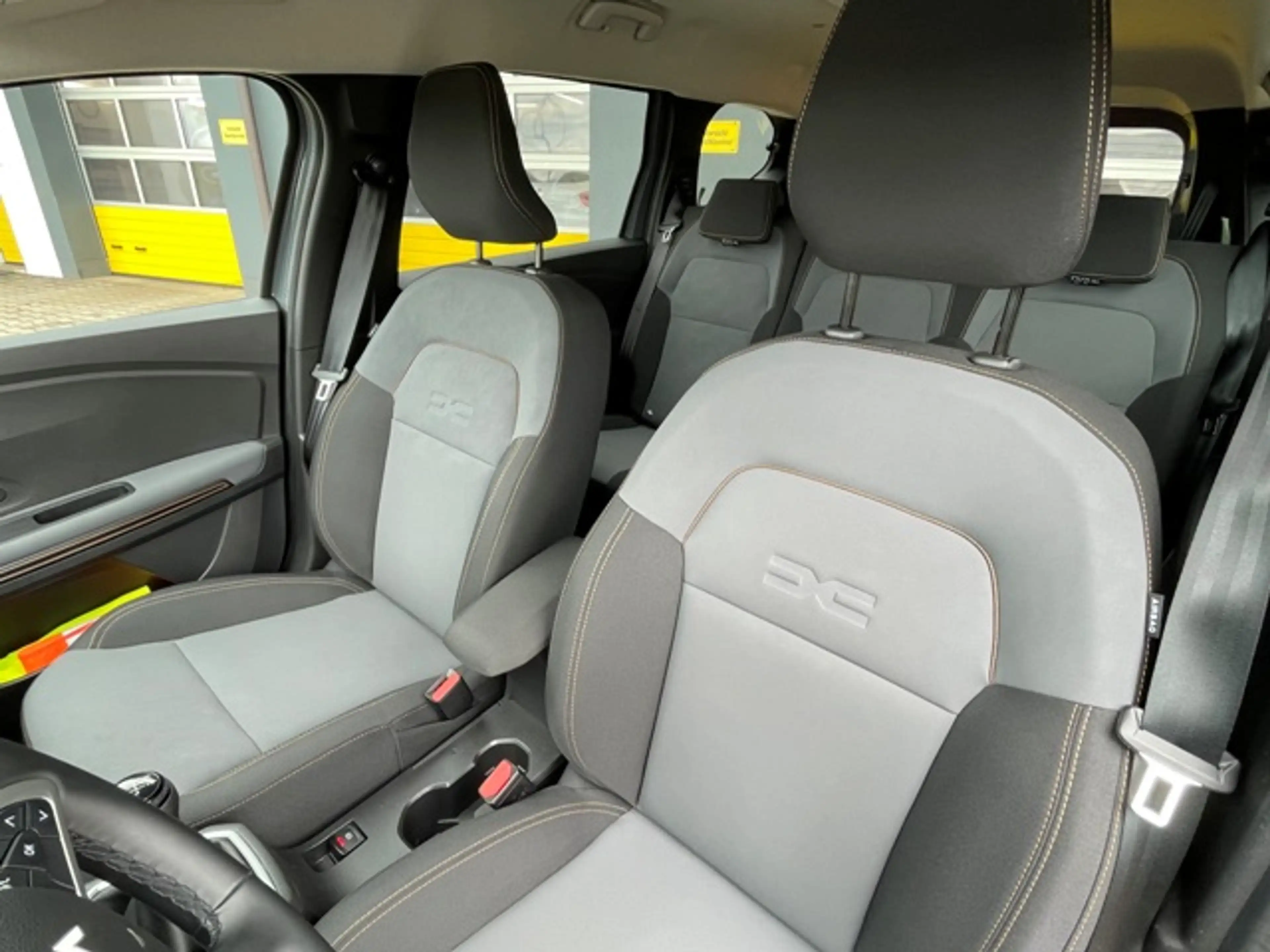 Dacia Jogger Extreme+ TCe 110 7-Sitzer, SHZ, R-Kamera, PDC — photo 6