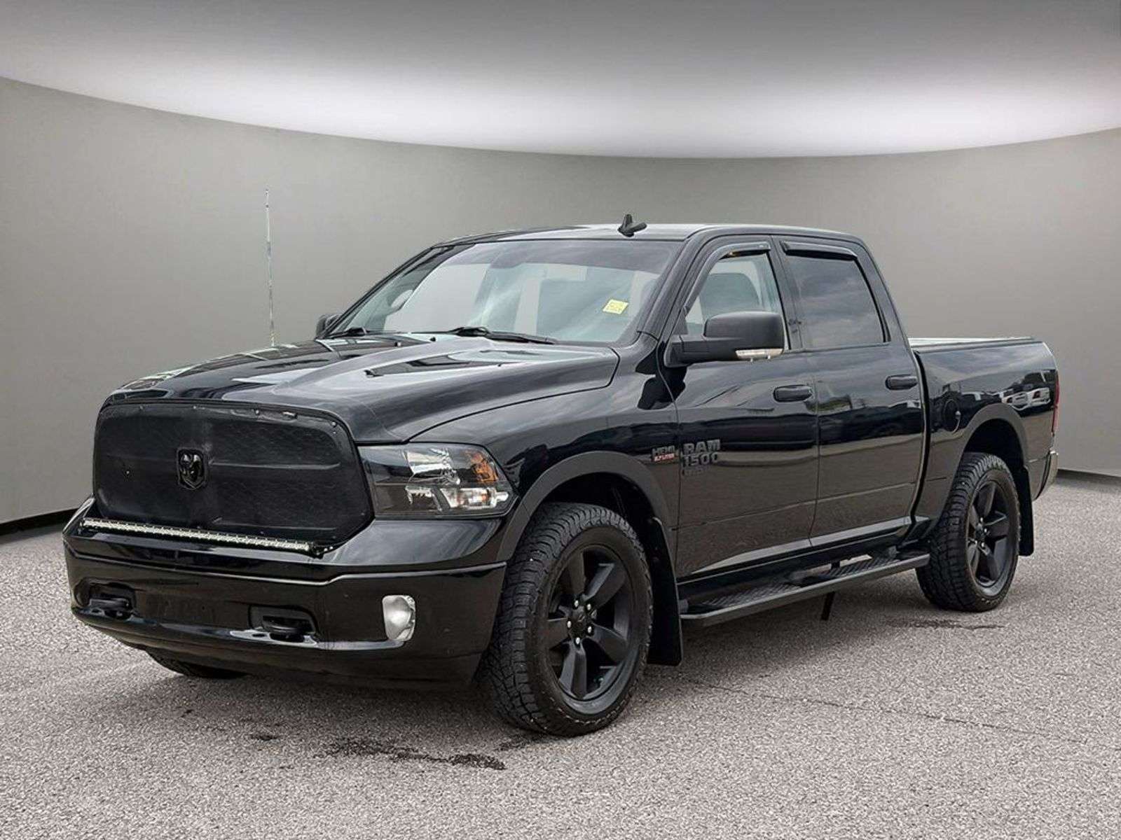 2023 RAM 1500 SLT BLACK OUT