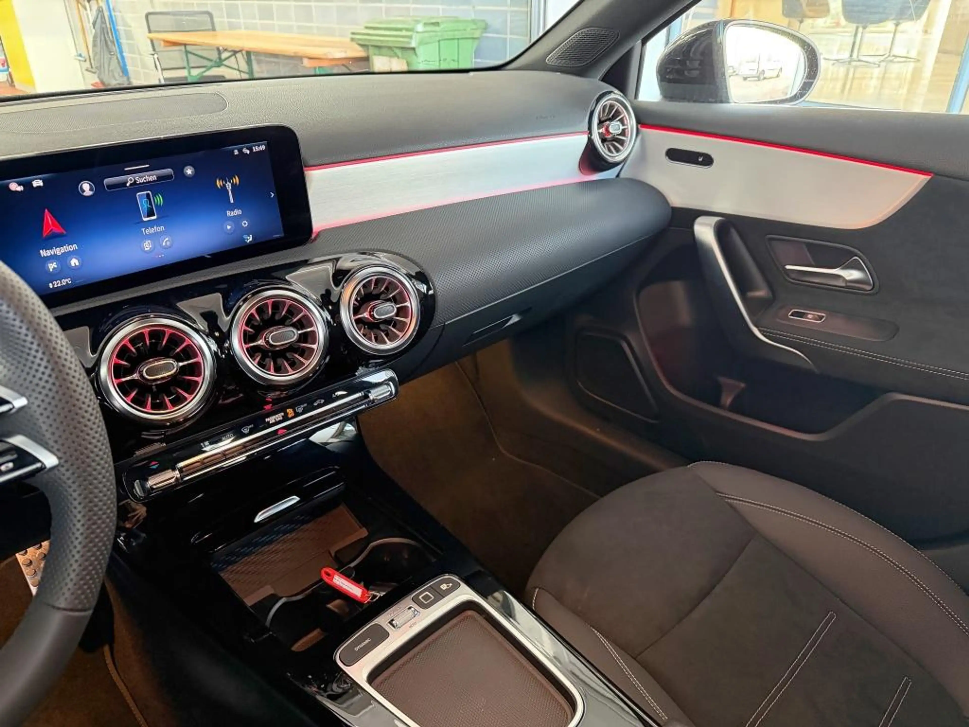 Mercedes-Benz A 200 Special Edition AMG NightP WinterP — photo 11