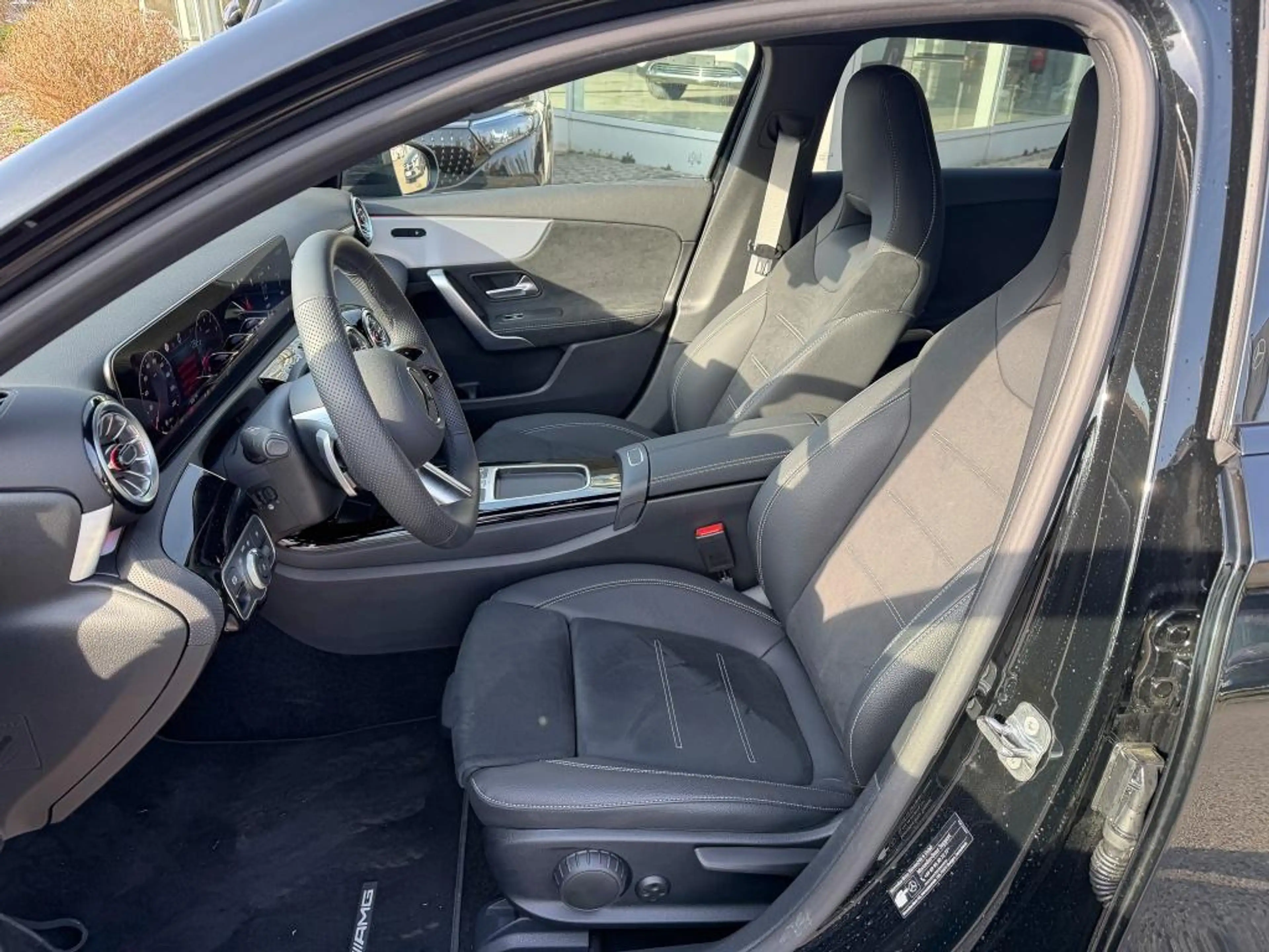 Mercedes-Benz A 200 Special Edition AMG NightP WinterP — photo 8