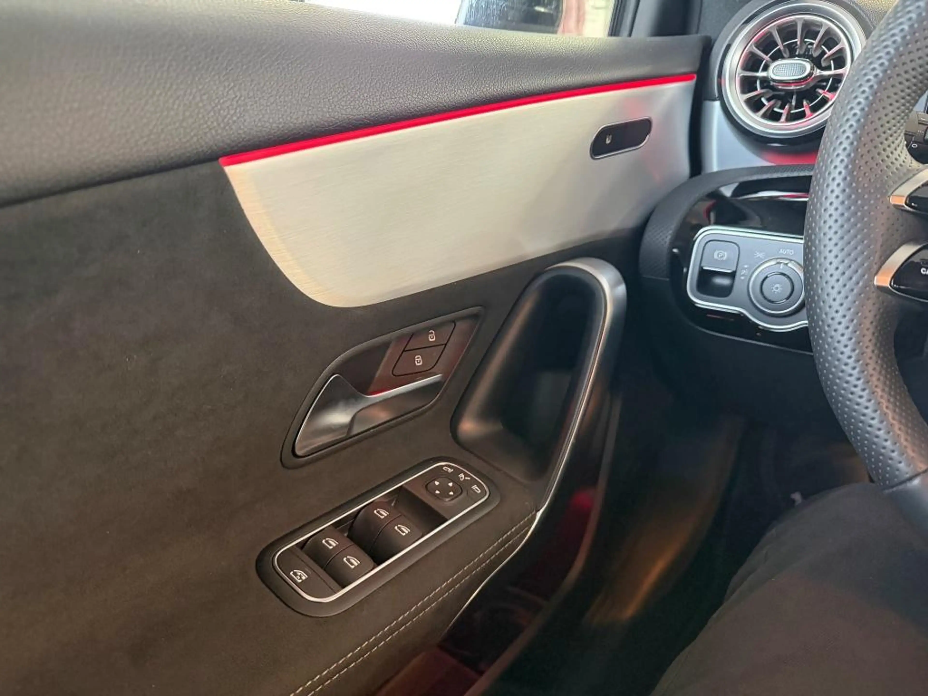 Mercedes-Benz A 200 Special Edition AMG NightP WinterP — photo 12
