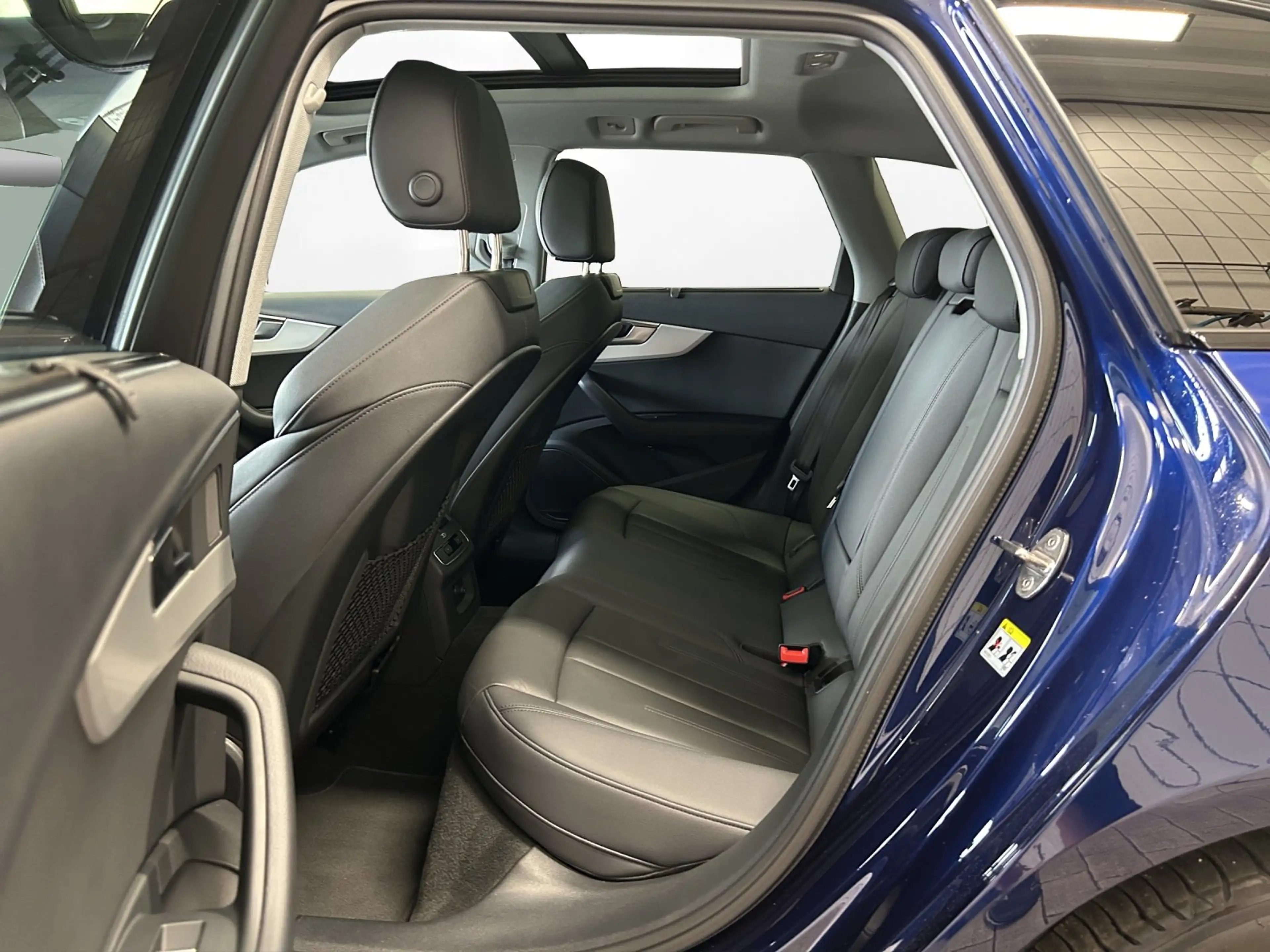 Audi A4 Avant 40 TFSI quattro S tronic advanced | AHK — photo 12