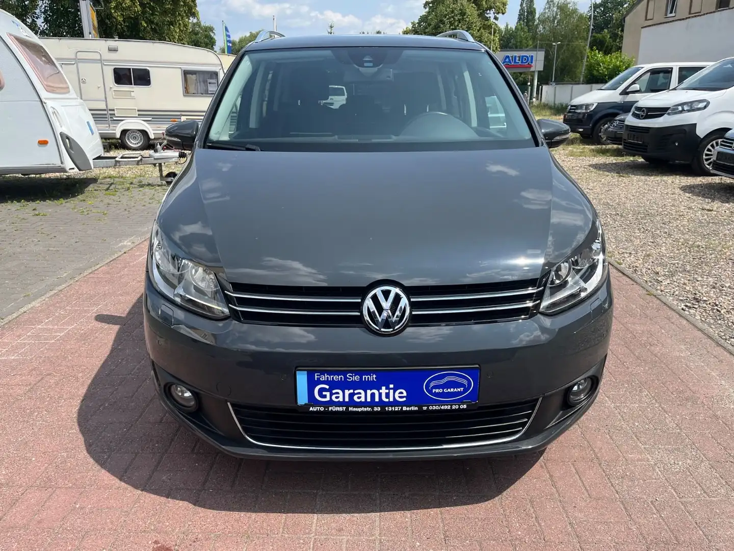 Volkswagen Touran Cup AUTOMAT+NAVI+AHK+R.KAMERA+PDC++ Gris - 2