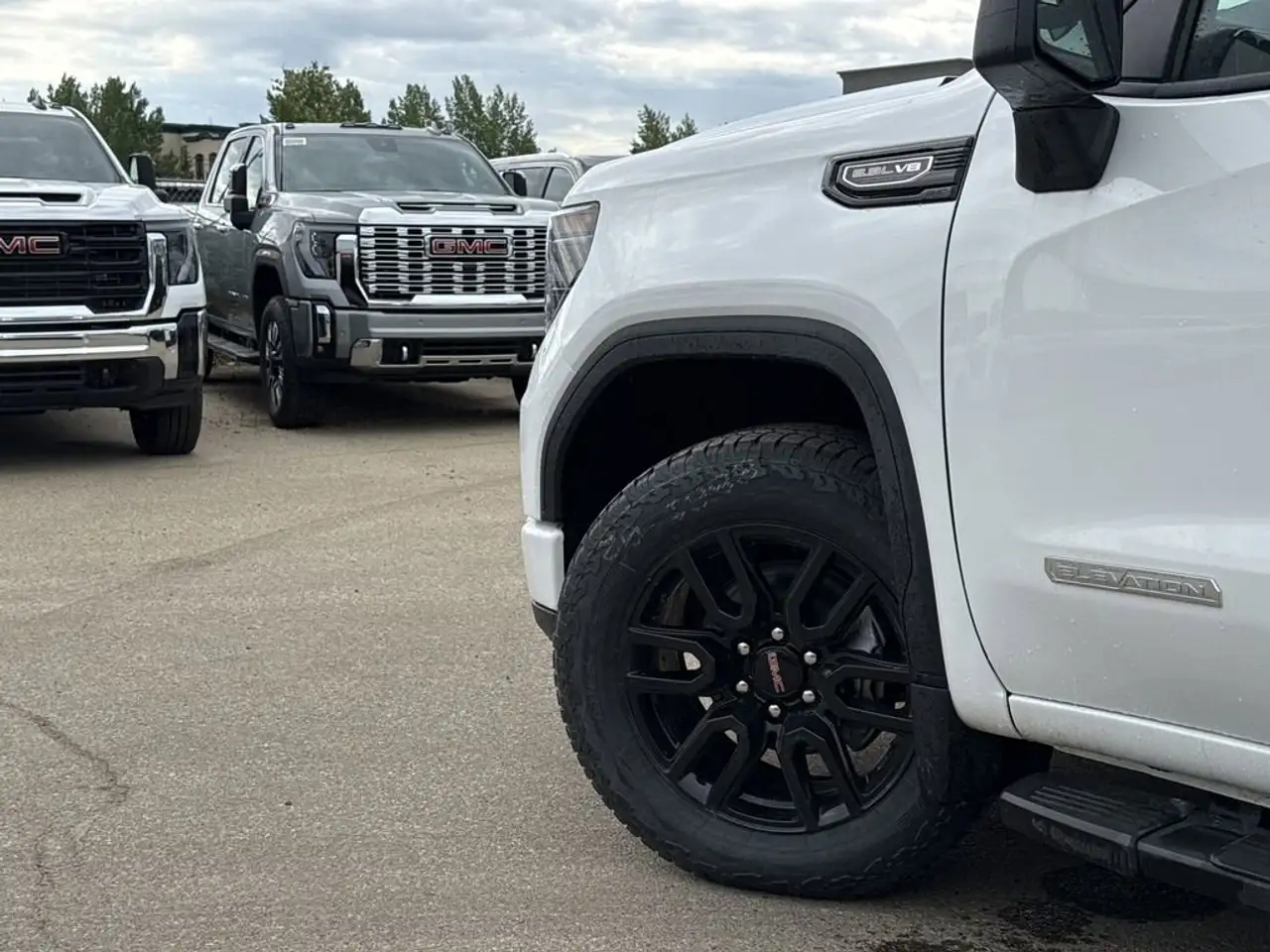 GMC Sierra 1500 снимка GMC Sierra 1500