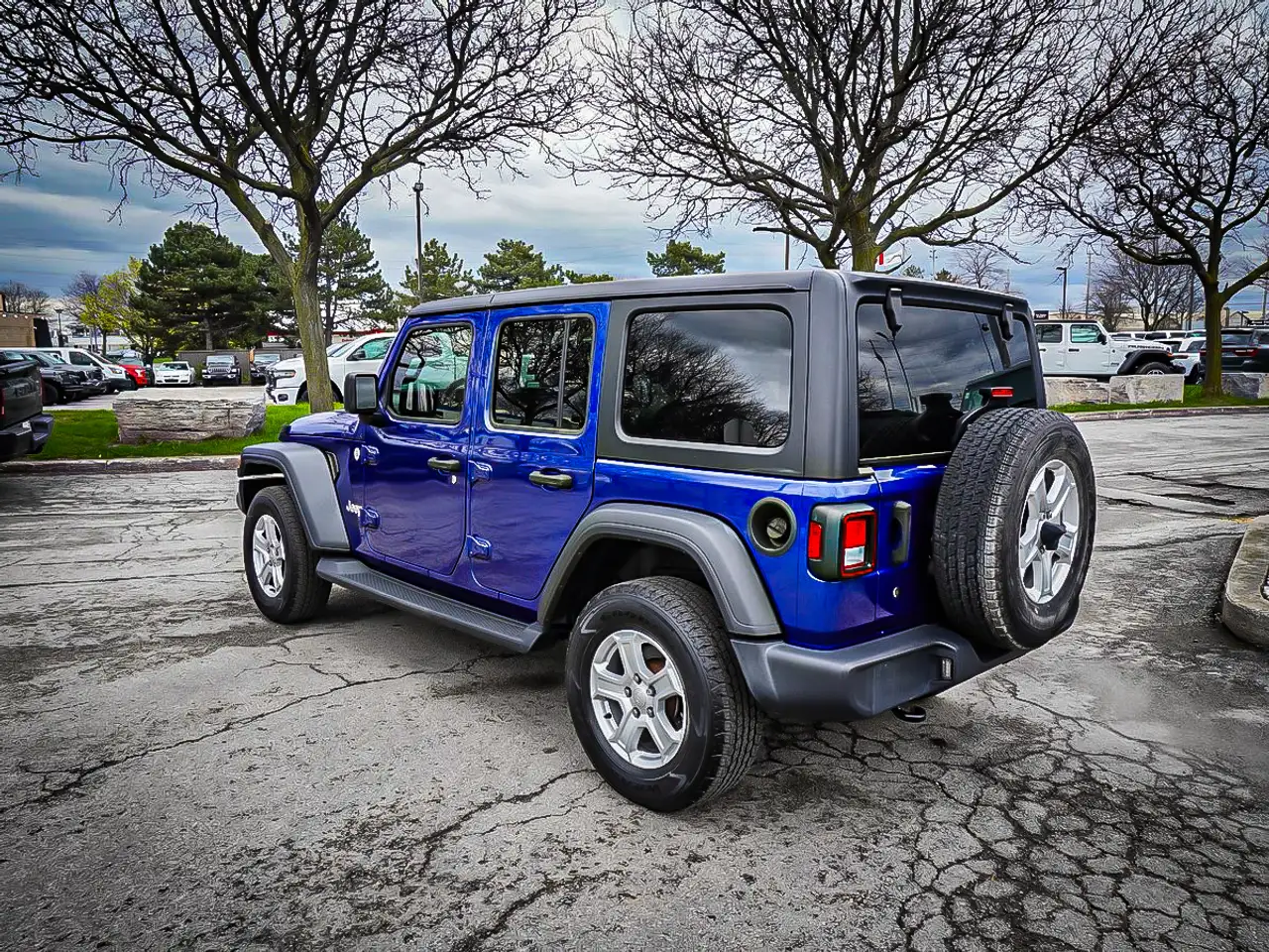 Jeep Wrangler снимка Jeep Wrangler