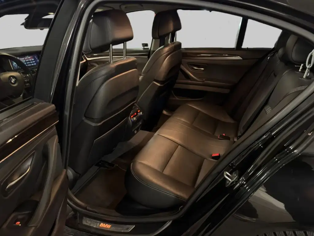 BMW 550 xDrive | Leder | Head up | 360 Grad | AHK Bild 13