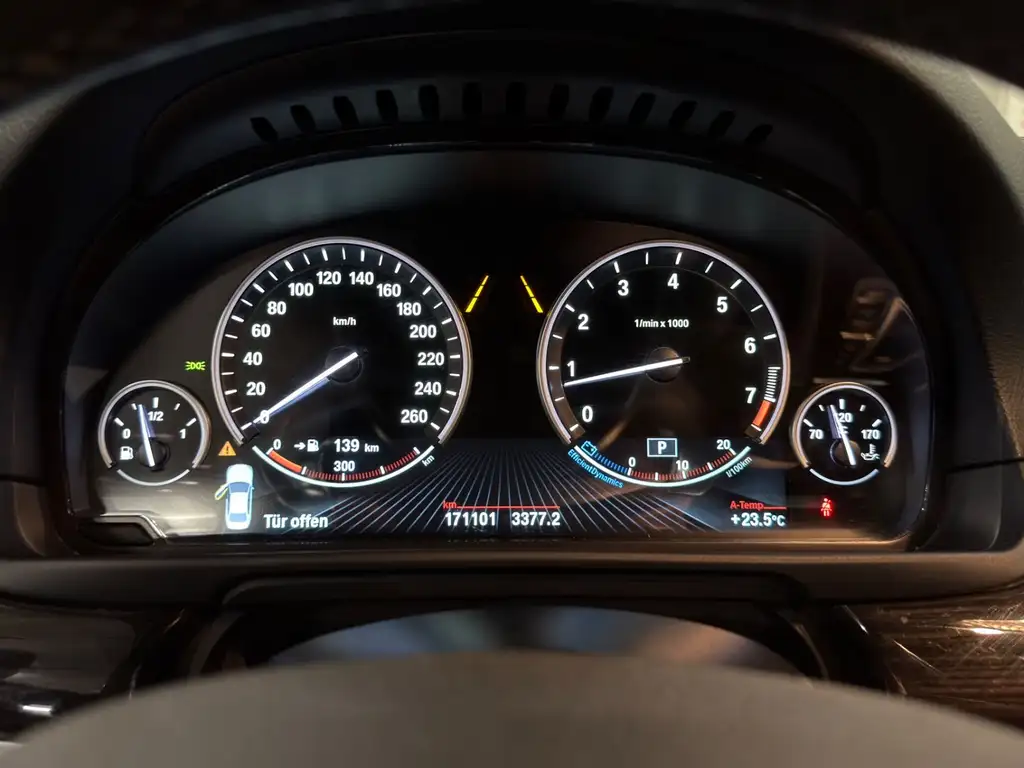 BMW 550 xDrive | Leder | Head up | 360 Grad | AHK Bild 14