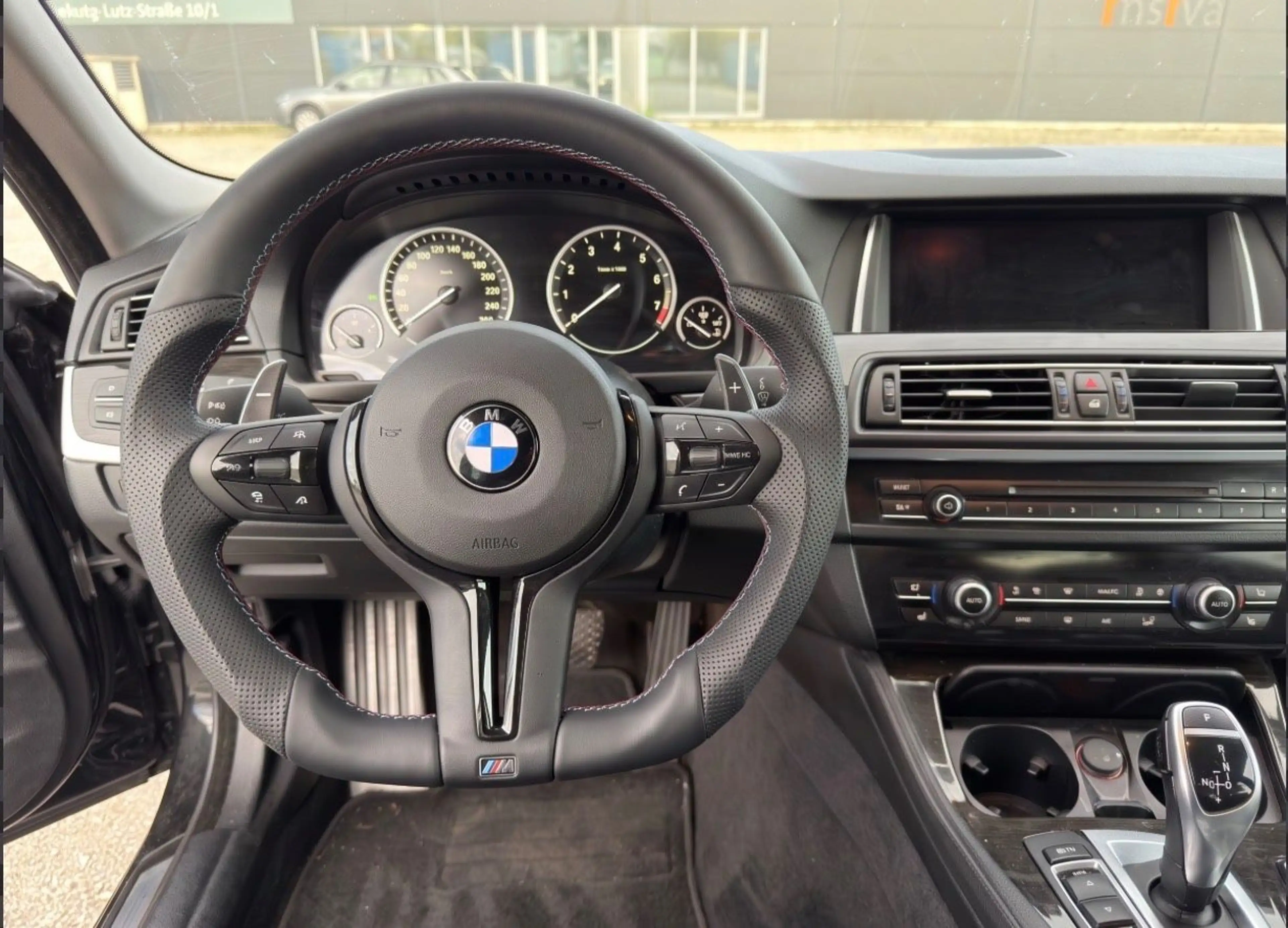BMW 550 xDrive | Leder | Head up | 360 Grad | AHK | — photo 11