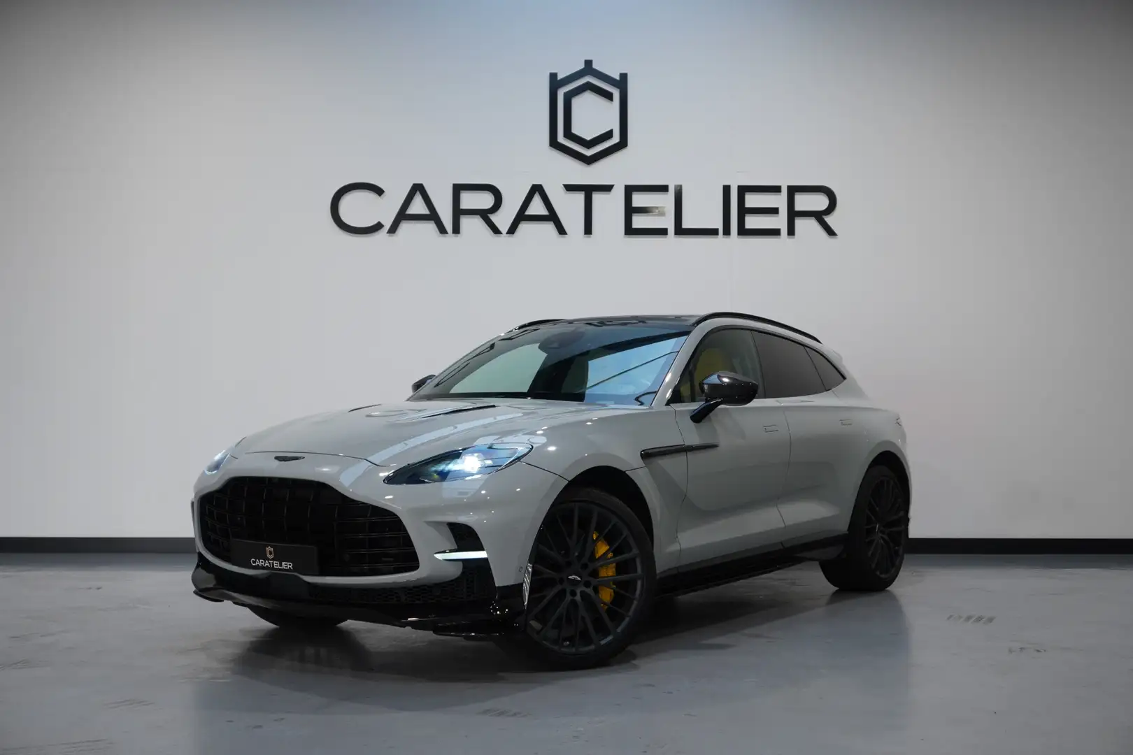 Aston Martin DBX 4.0 V8 707 / Full Carbon / Sportuitlaat / Top Cond Gris - 1