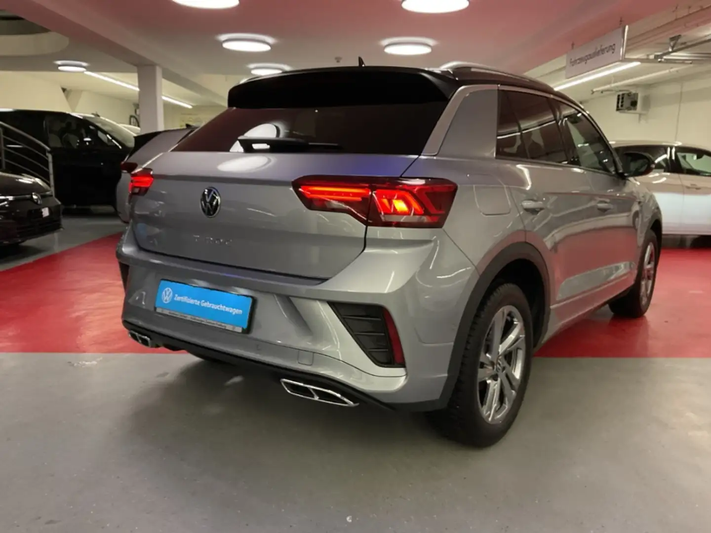 Volkswagen T-Roc R-Line 1.5 TSI DSG AHK Navi LED Rückfahrkamera Silber - 2