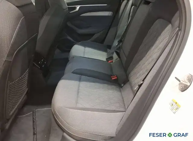 Audi A6 view 6