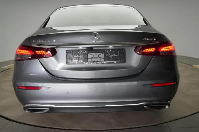 Mercedes-Benz 300 view 6