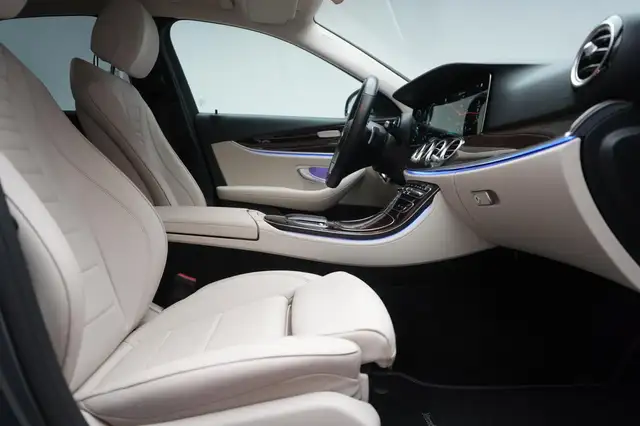 Mercedes-Benz 300 view 15