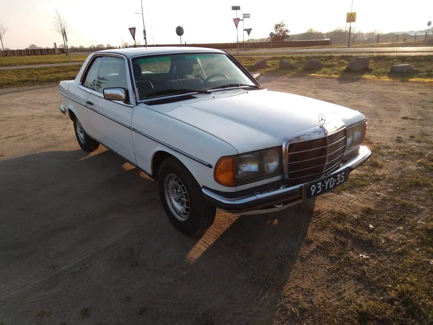 Mercedes-Benz 230 W123 230 coupé Alb - 1