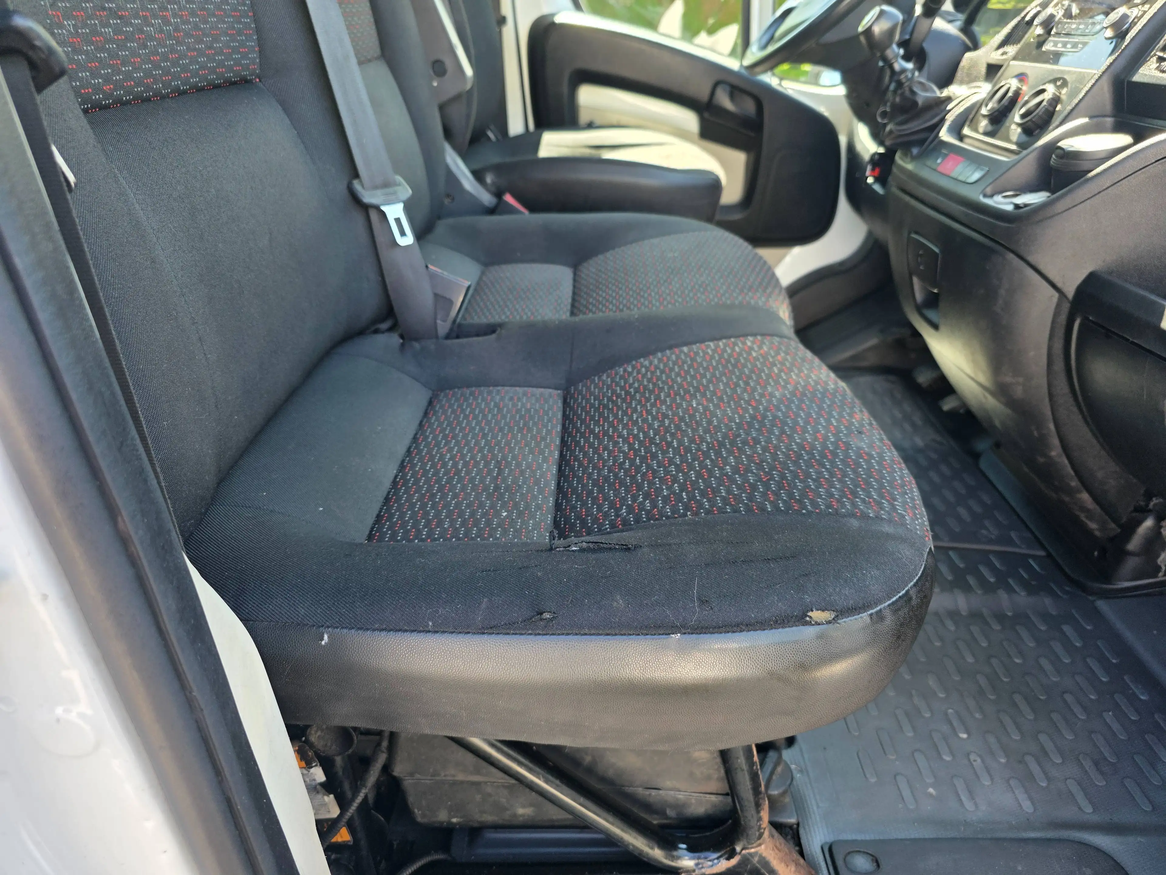 Peugeot Boxer Boxer 2.0 BlueHDi_BENNE FIXE L3 Pro S/S*** — photo 4