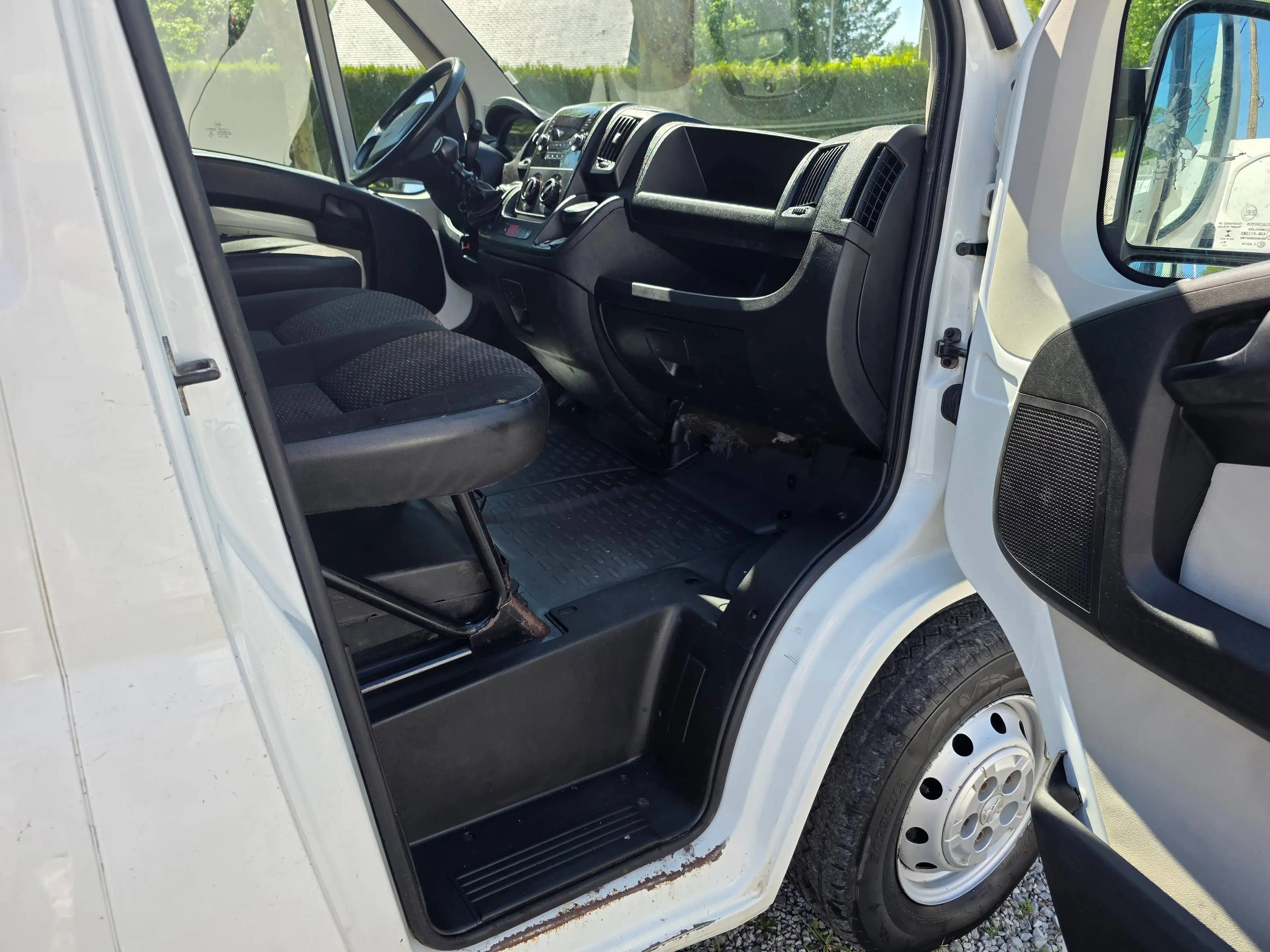 Peugeot Boxer Boxer 2.0 BlueHDi_BENNE FIXE L3 Pro S/S*** — photo 3