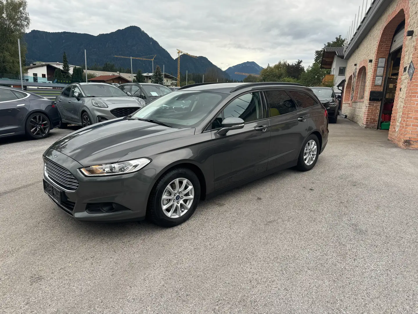 Ford Mondeo Trend Grau - 1