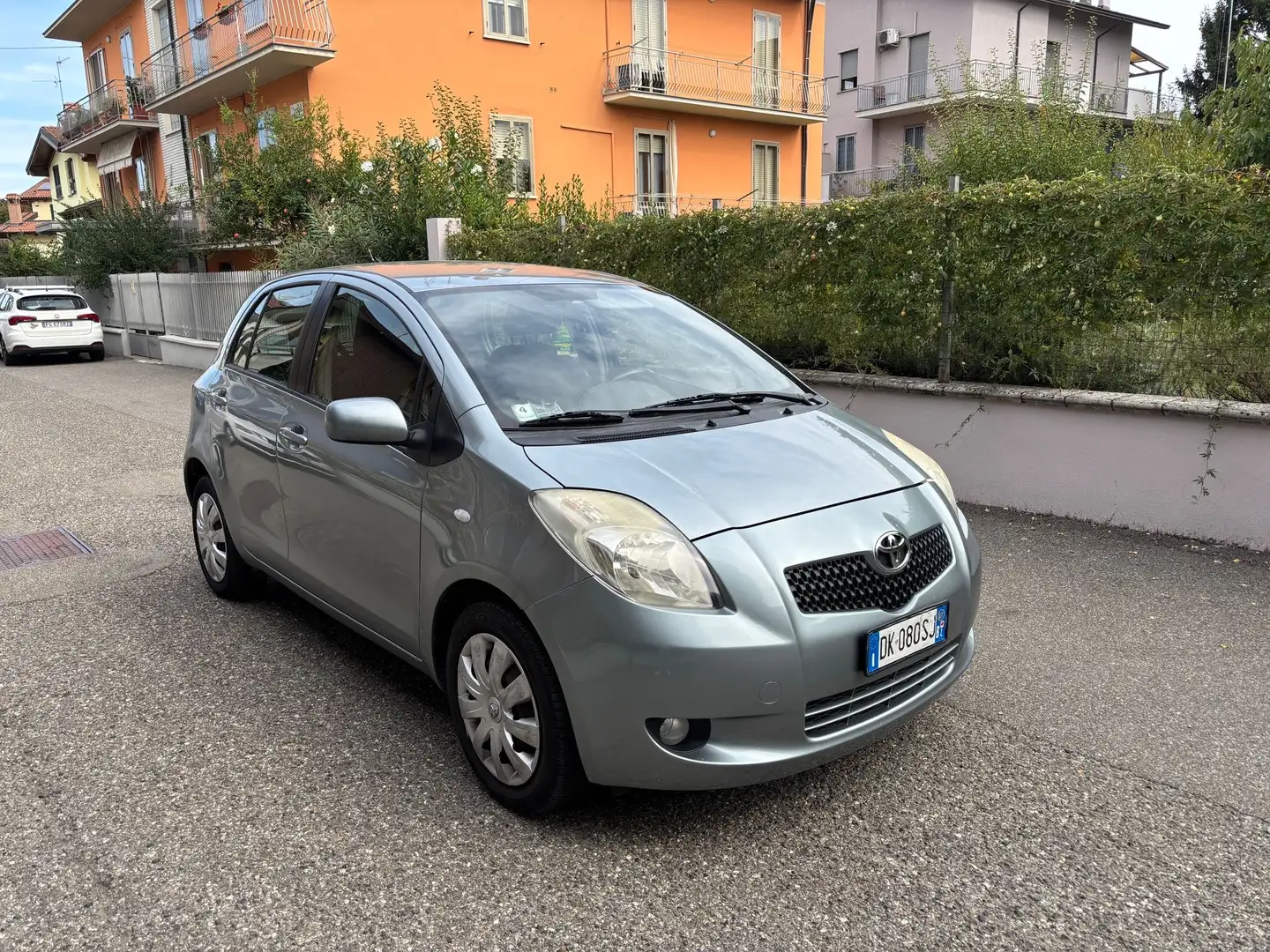 Toyota Yaris Yaris II 20055p 1.3 Sol Grigio - 2