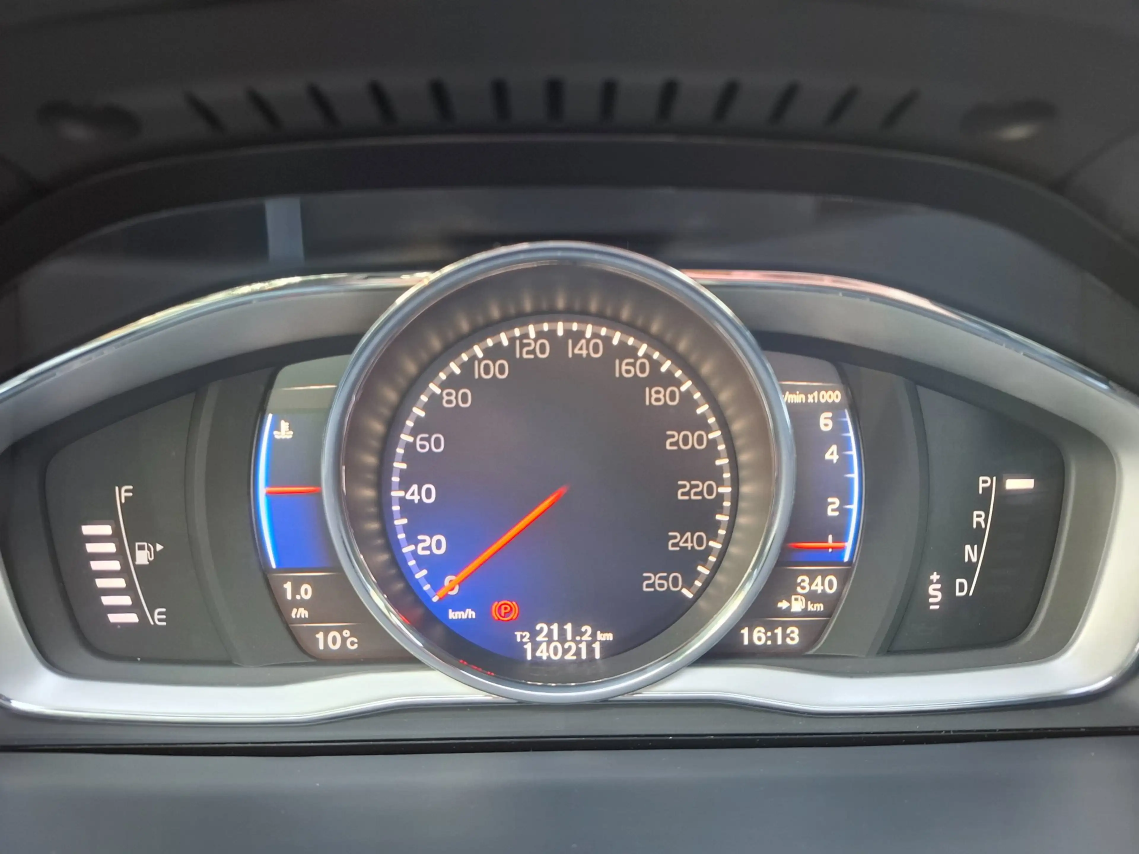 Volvo V60 2.0 T4 Business Sport R-Design! NL auto. 2de eigen — photo 10