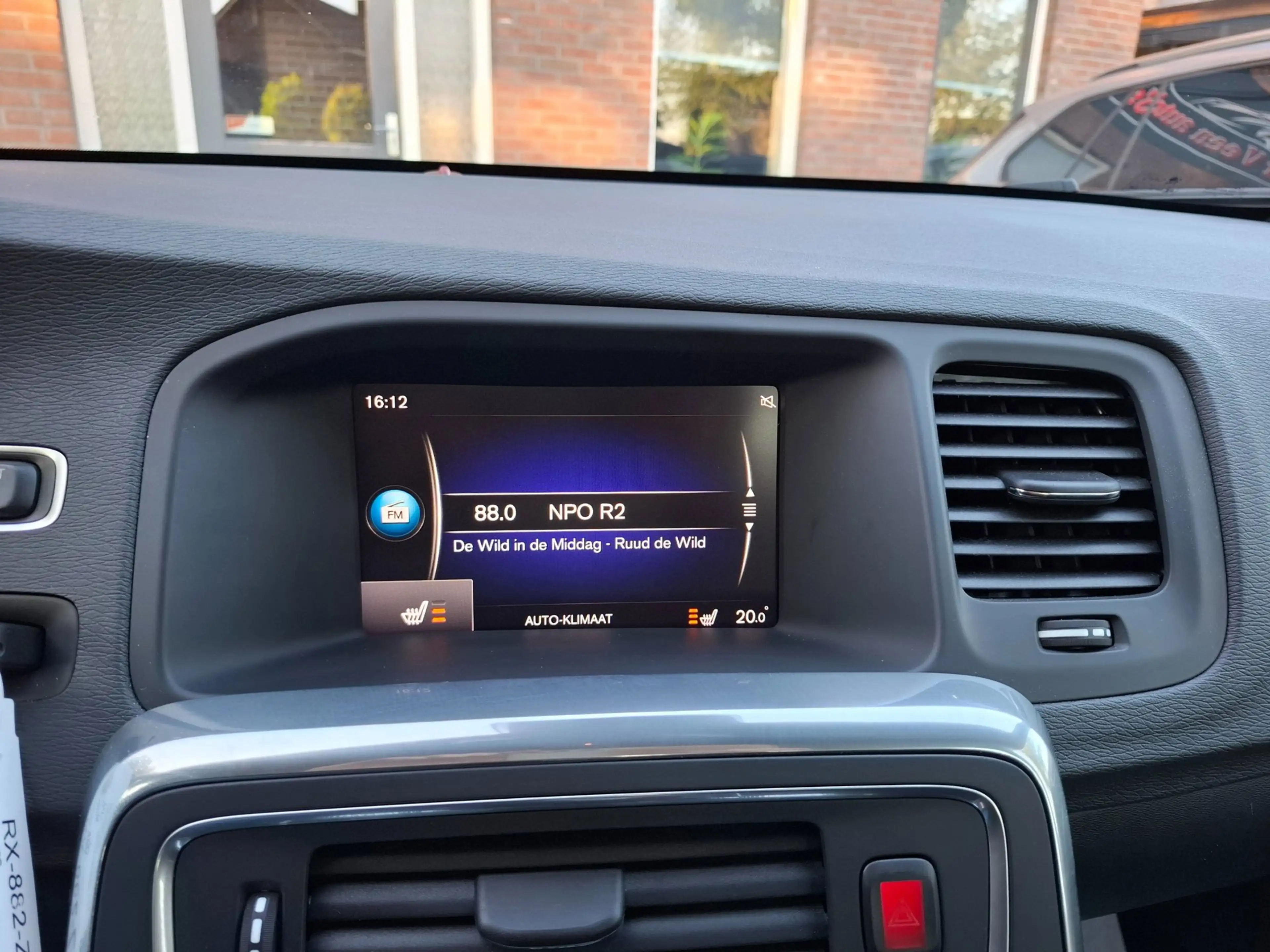 Volvo V60 2.0 T4 Business Sport R-Design! NL auto. 2de eigen — photo 13