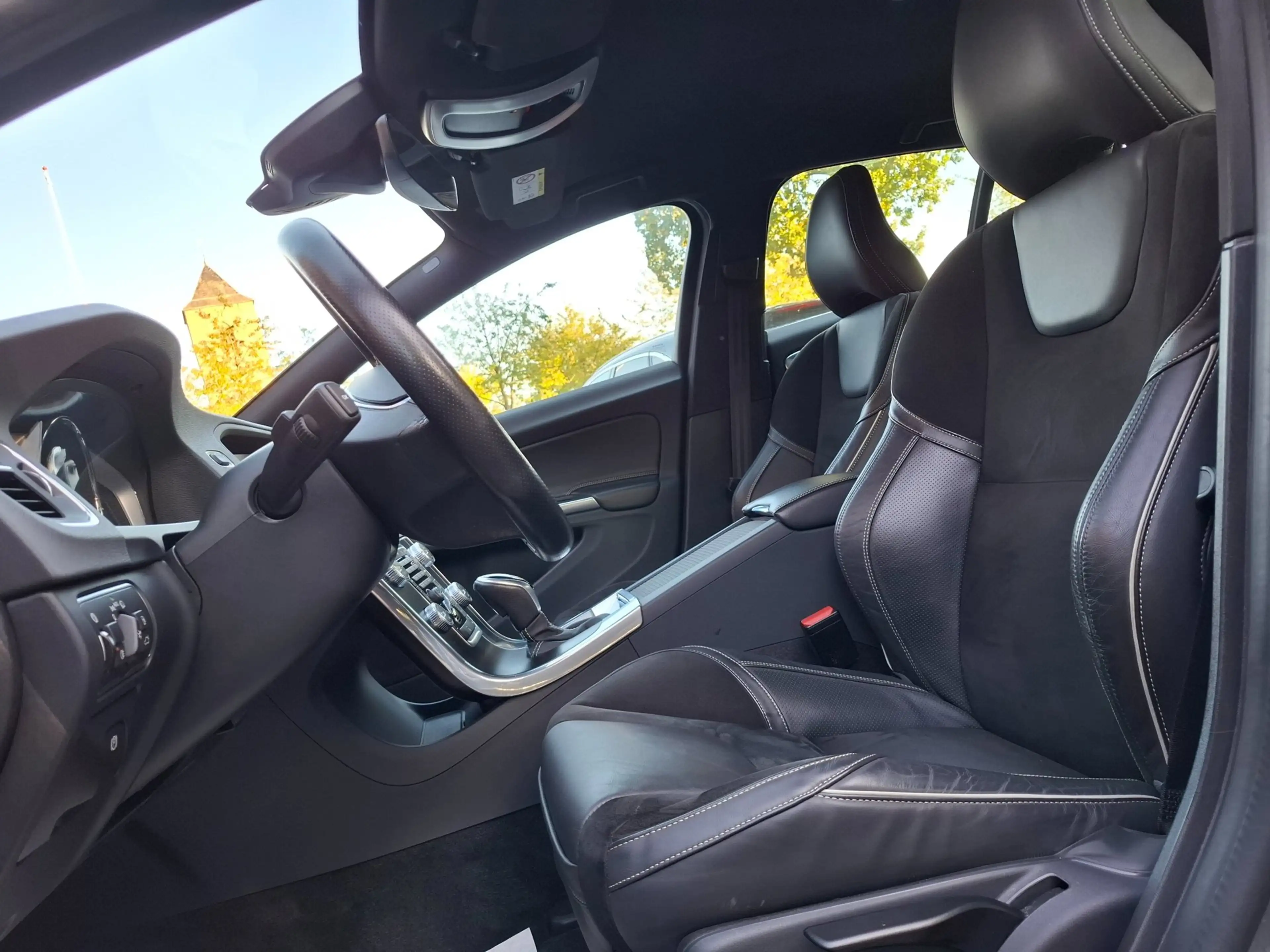 Volvo V60 2.0 T4 Business Sport R-Design! NL auto. 2de eigen — photo 4