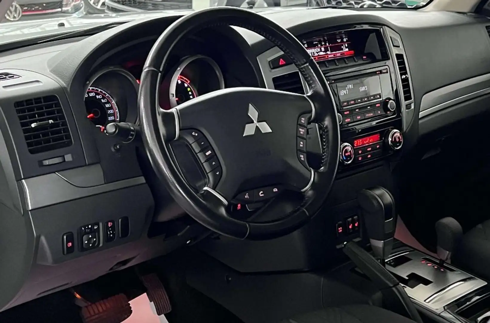 Mitsubishi Pajero 3.2 DI-D 16V aut. 3p. Final Edition Alb - 1