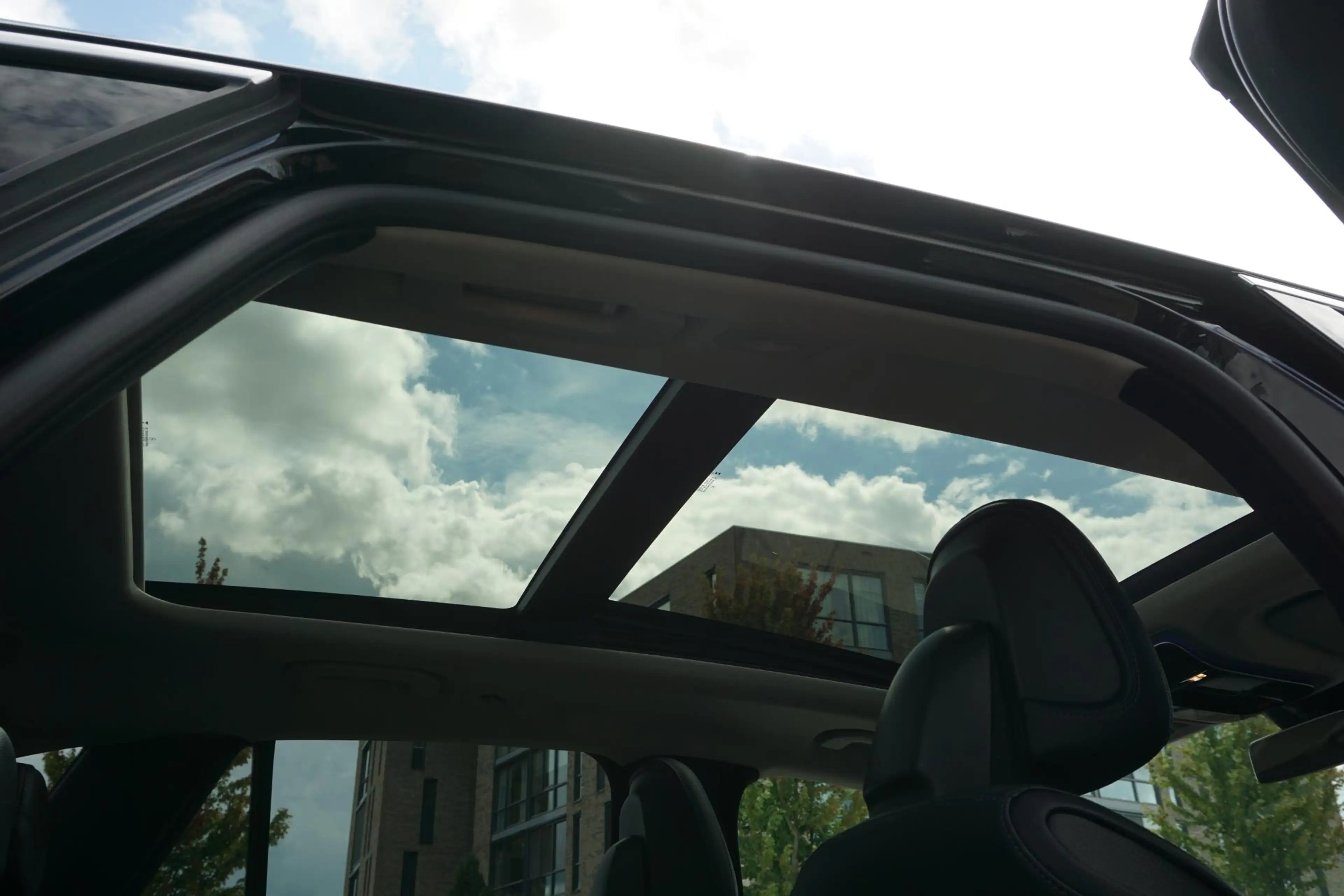 Mercedes-Benz GLC 300 300e 4MATIC Luxury Line | PANO | Trekhaak | LED — photo 6