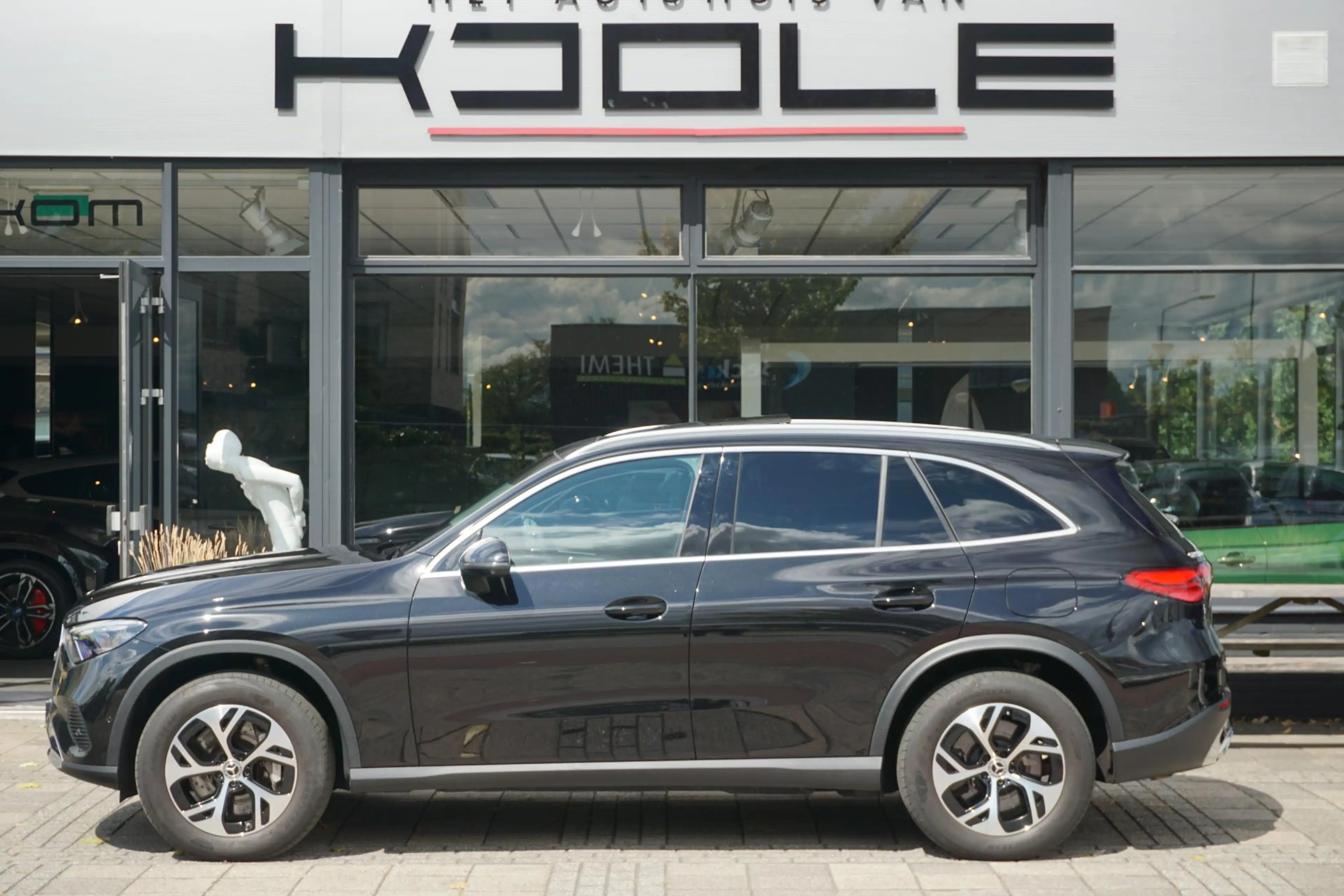 Mercedes-Benz GLC 300 300e 4MATIC Luxury Line | PANO | Trekhaak | LED — photo 5