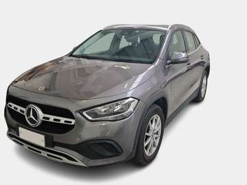 GLA 180 D AUTOMATIC EXECUTIVE CROSSOVER