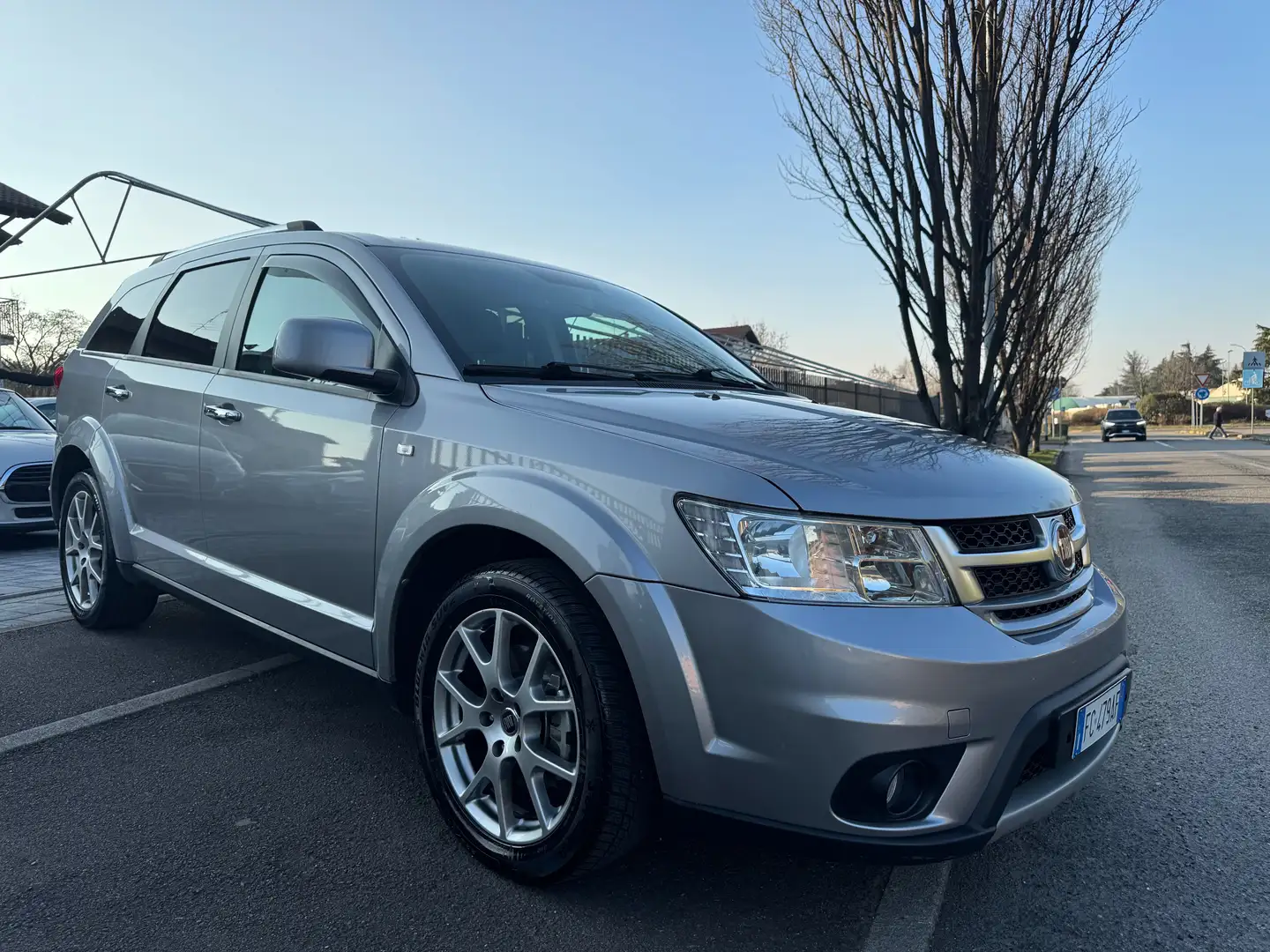 Fiat Freemont 2.0 Multijet 16V DPF Automatik Allrad Cross Gris - 1