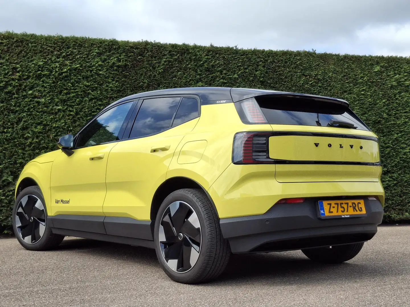 Volvo EX30 Single Motor Extended Range Plus 69 kWh | Harman K Geel - 2