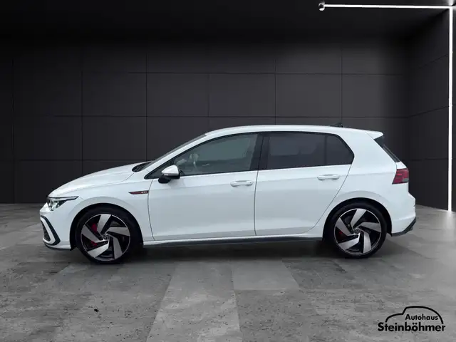 Volkswagen Golf view 3