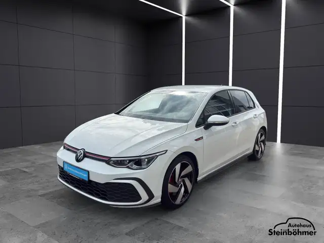 Volkswagen Golf view 2
