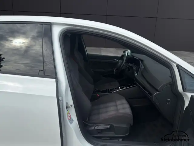 Volkswagen Golf view 13