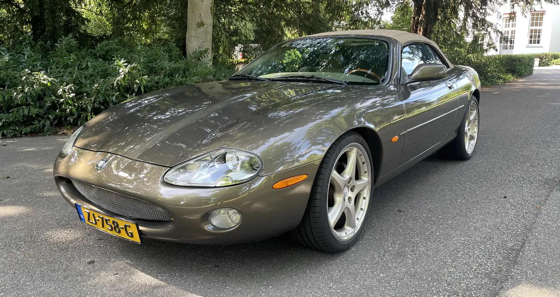 Jaguar XK8 Cabriolet - 1