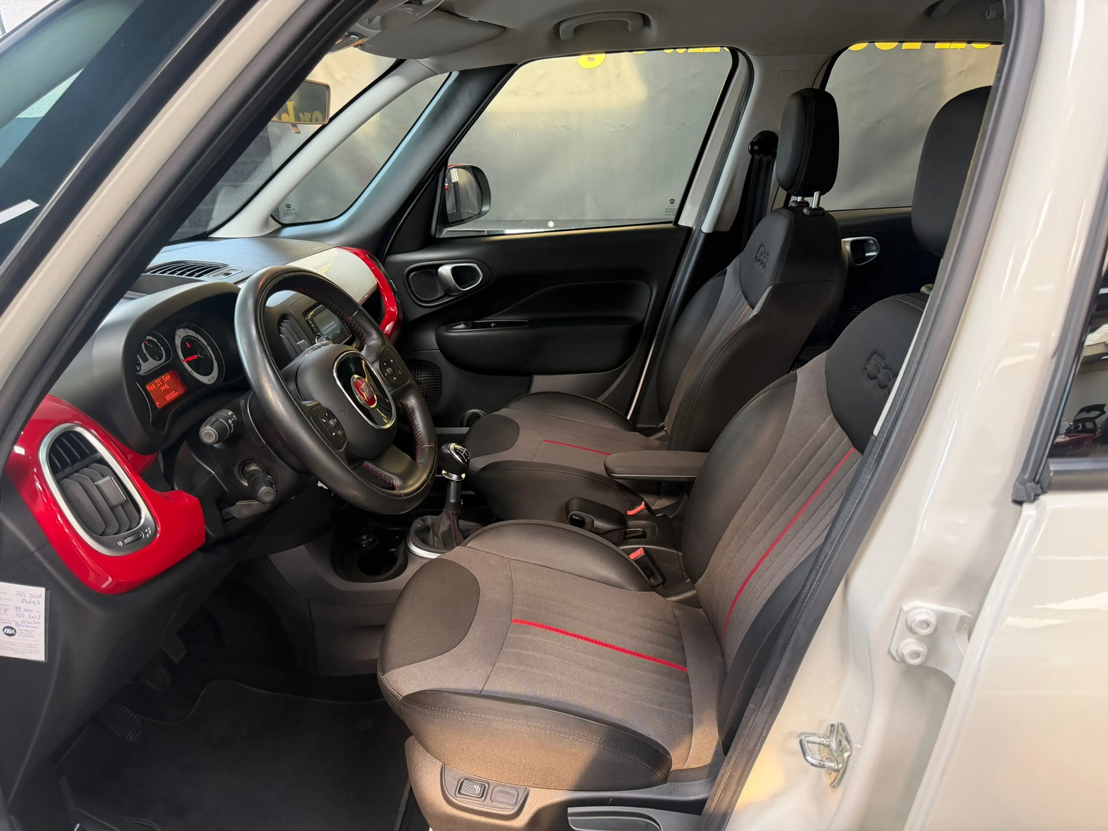 Fiat 500L 0.9 TwinAir Urban Edition | PDC | Airco | NL Auto — photo 20