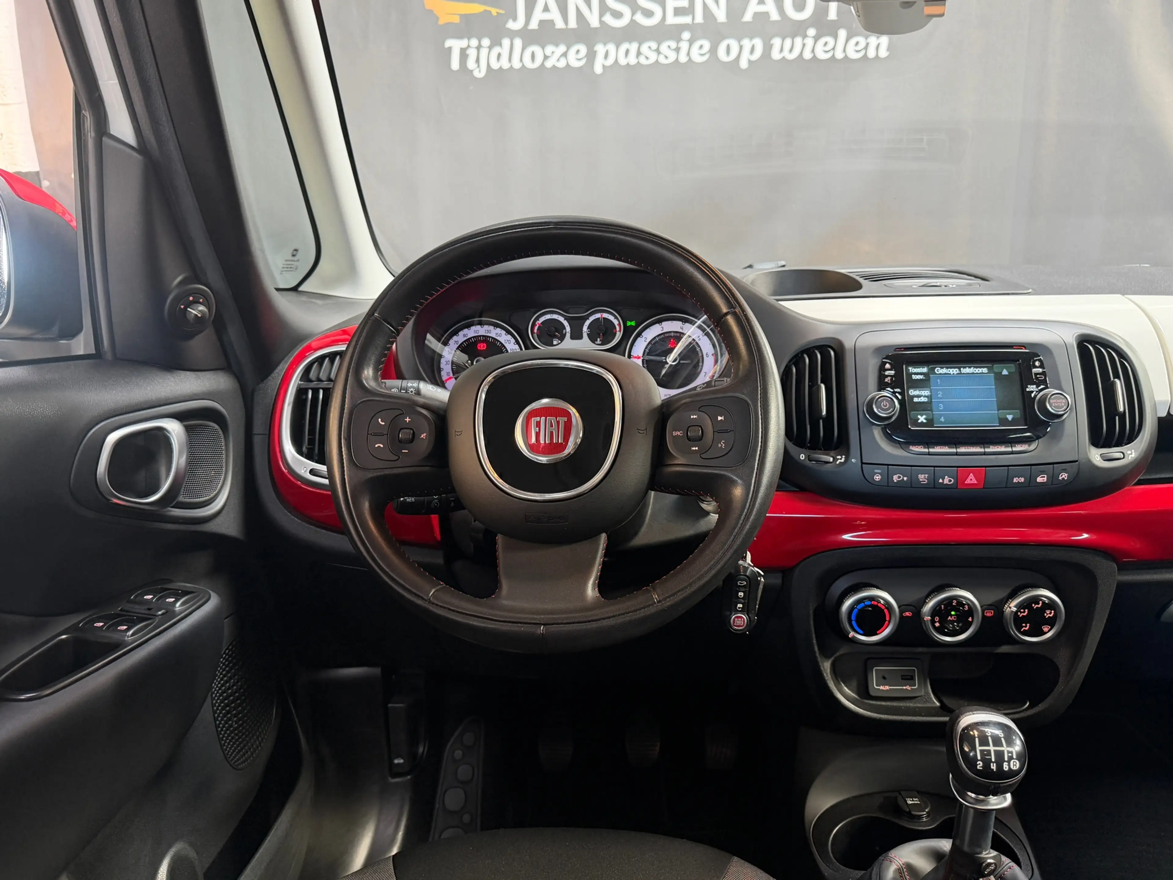 Fiat 500L 0.9 TwinAir Urban Edition | PDC | Airco | NL Auto — photo 35