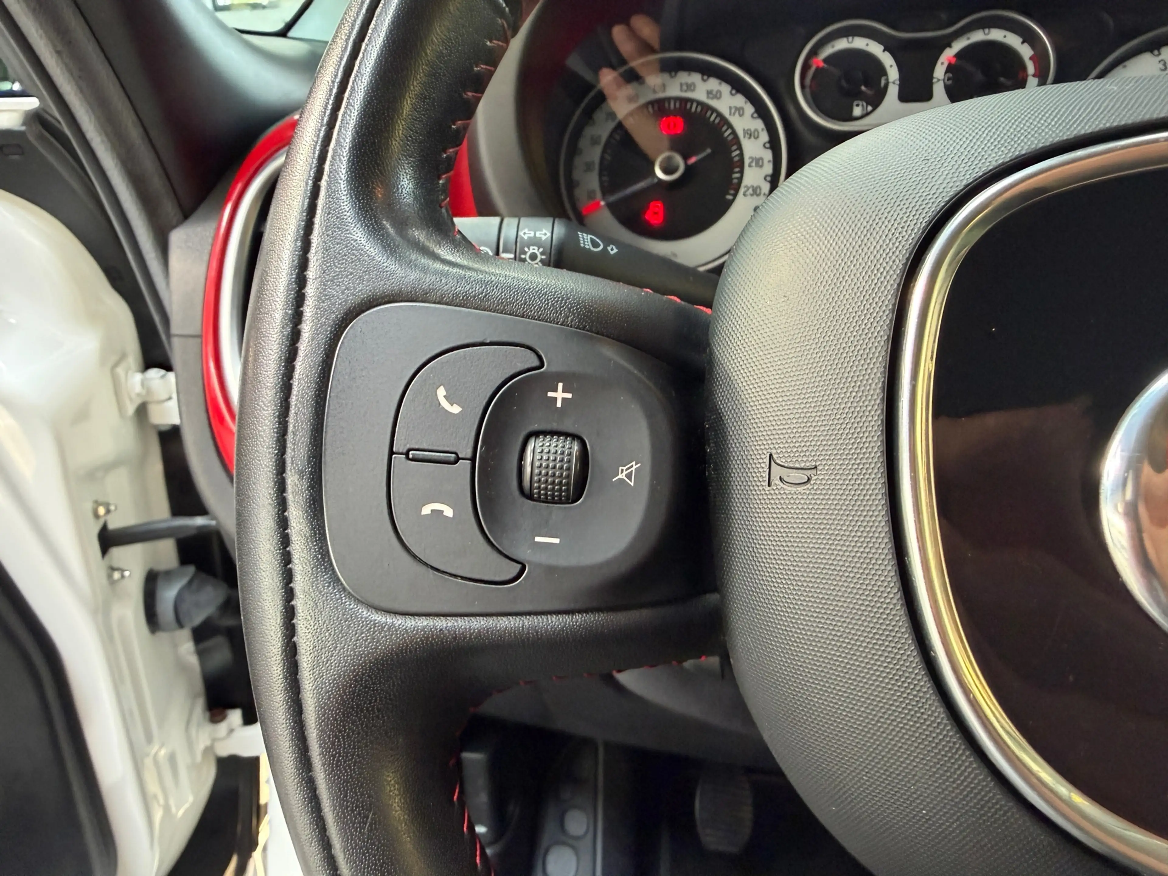 Fiat 500L 0.9 TwinAir Urban Edition | PDC | Airco | NL Auto — photo 12