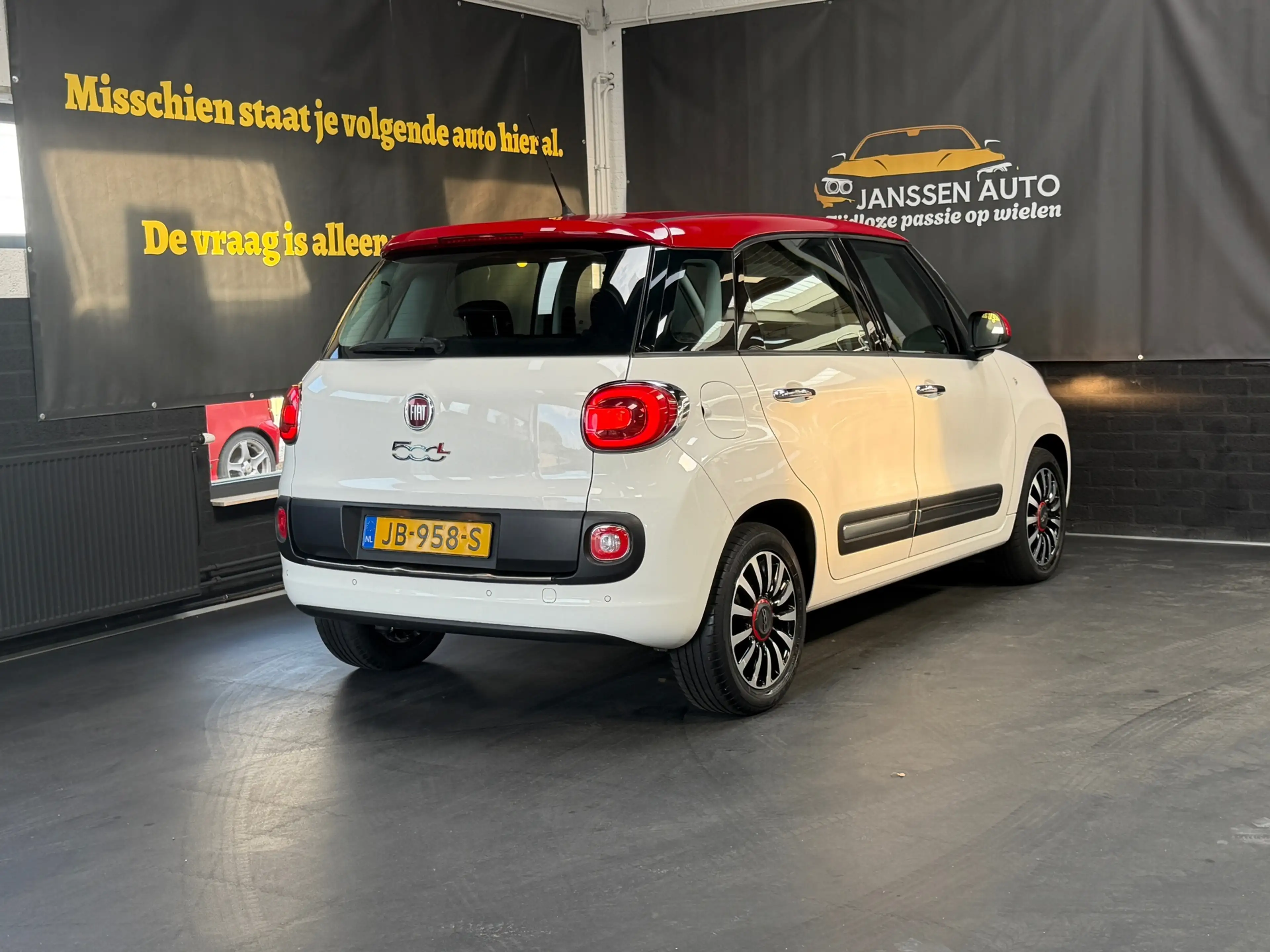 Fiat 500L 0.9 TwinAir Urban Edition | PDC | Airco | NL Auto — photo 25