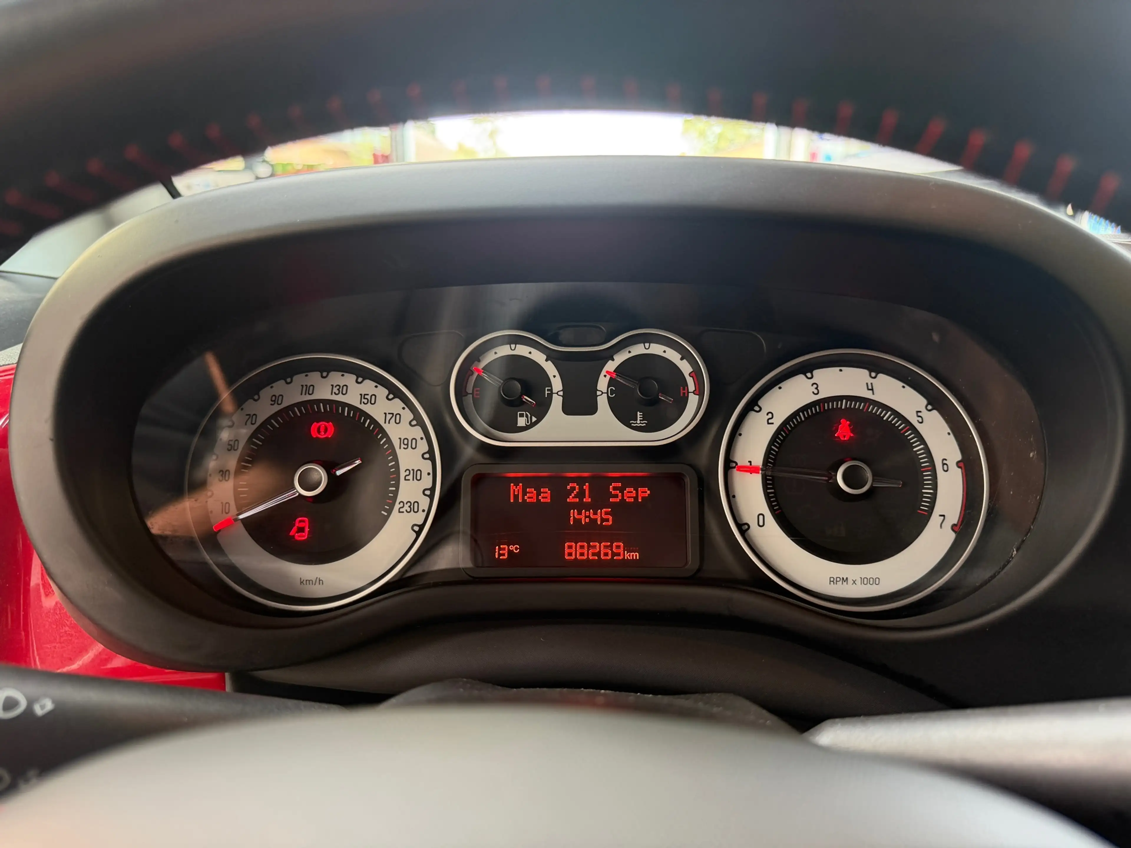 Fiat 500L 0.9 TwinAir Urban Edition | PDC | Airco | NL Auto — photo 14