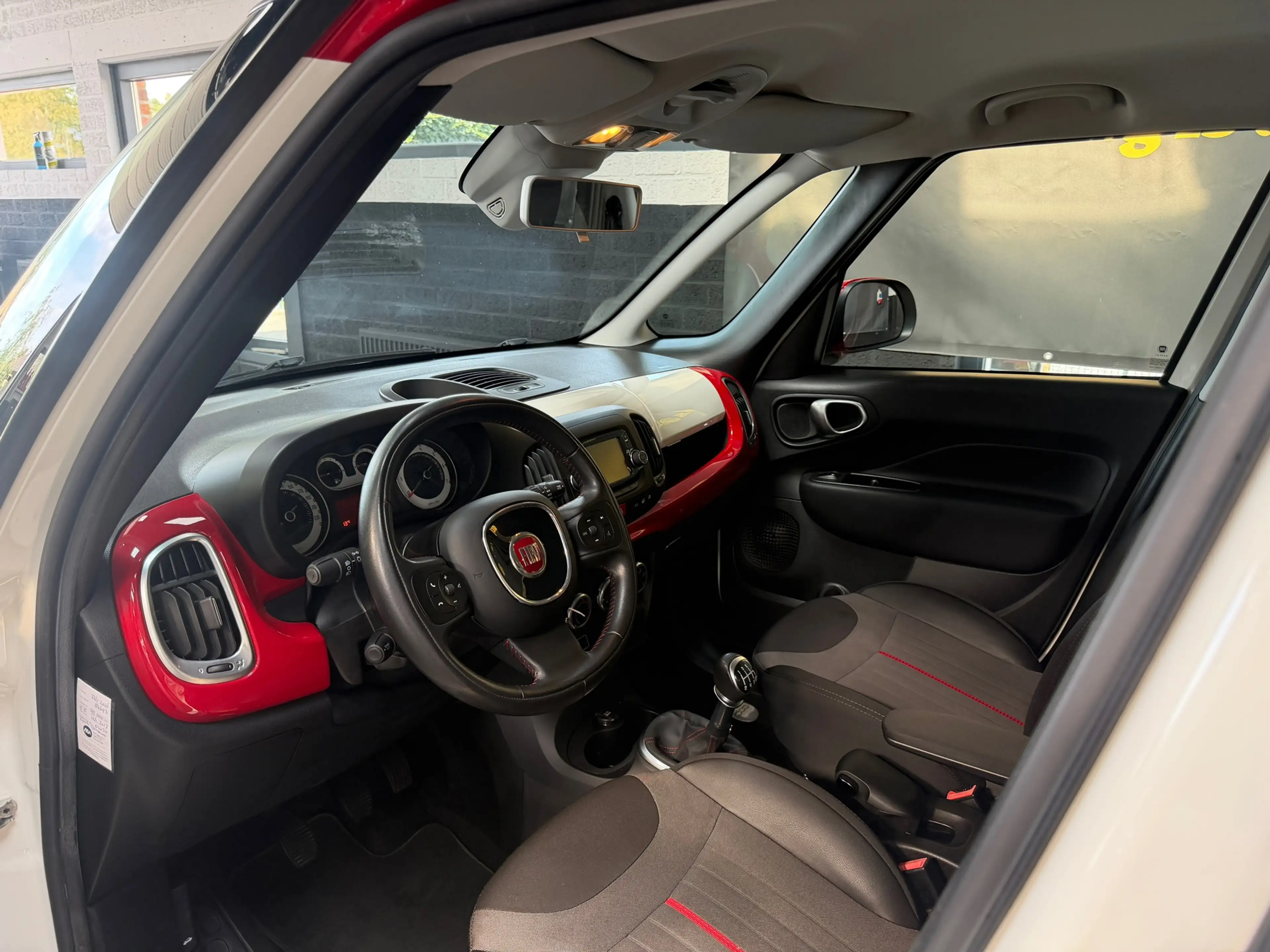 Fiat 500L 0.9 TwinAir Urban Edition | PDC | Airco | NL Auto — photo 8