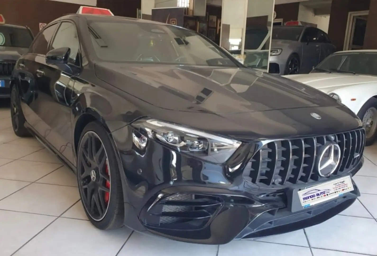 Mercedes-Benz A 45 AMG 2.0 421 CV TURBO AUTO 4 MATIC AMG PERFORMANCE Zwart - 1