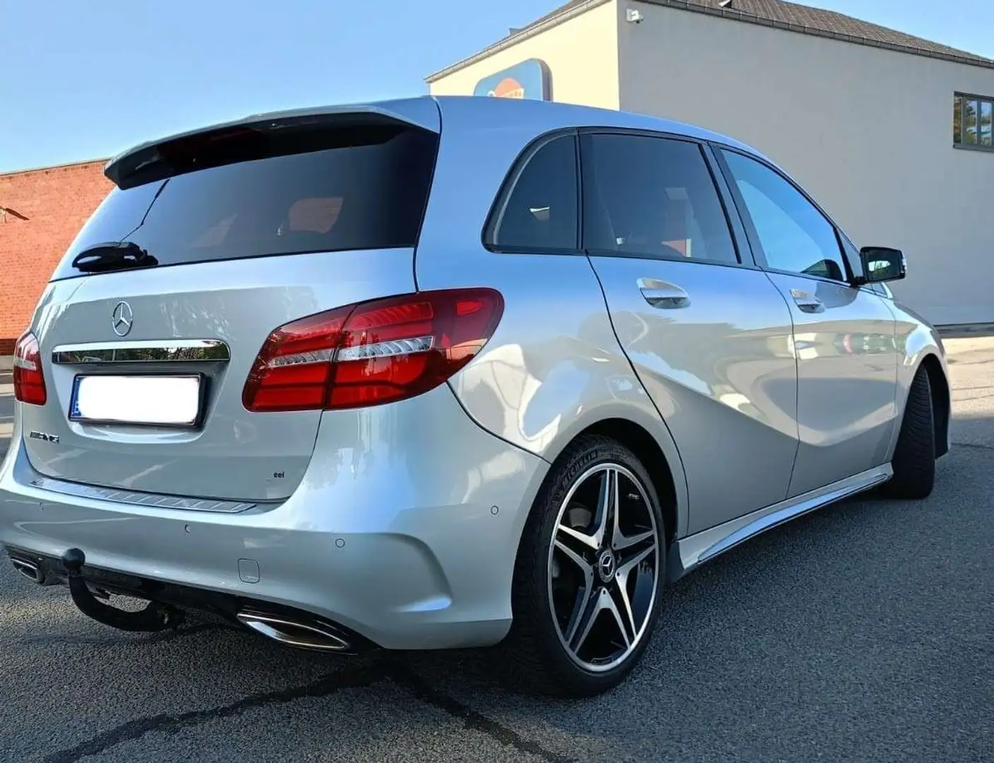 Mercedes-Benz B 180 7G-DCT AMG - 2
