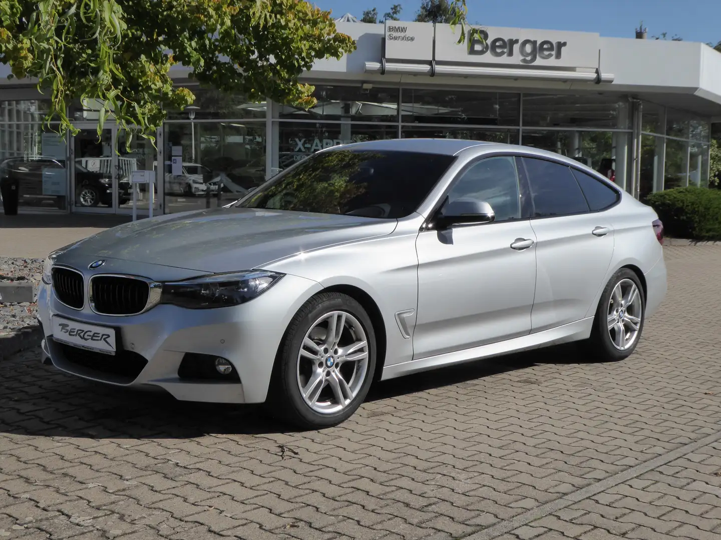 BMW 330 i Gran Turismo M Sport M Sportpaket Head-Up Silber - 1