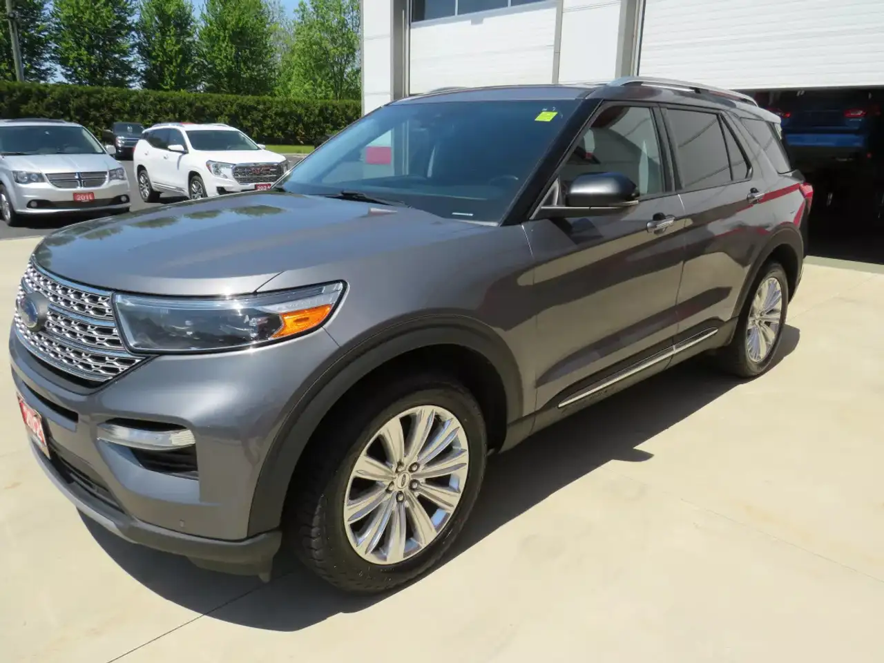 Ford Explorer снимка Ford Explorer